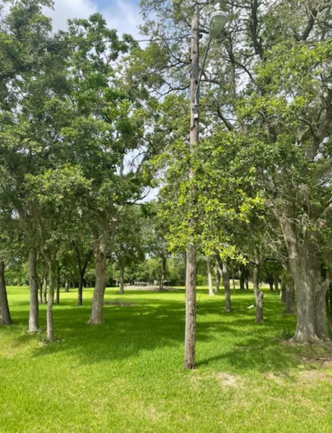 2702 Lake Road, La Marque, TX 77568 2702 Lake Road, La Marque, TX 77568