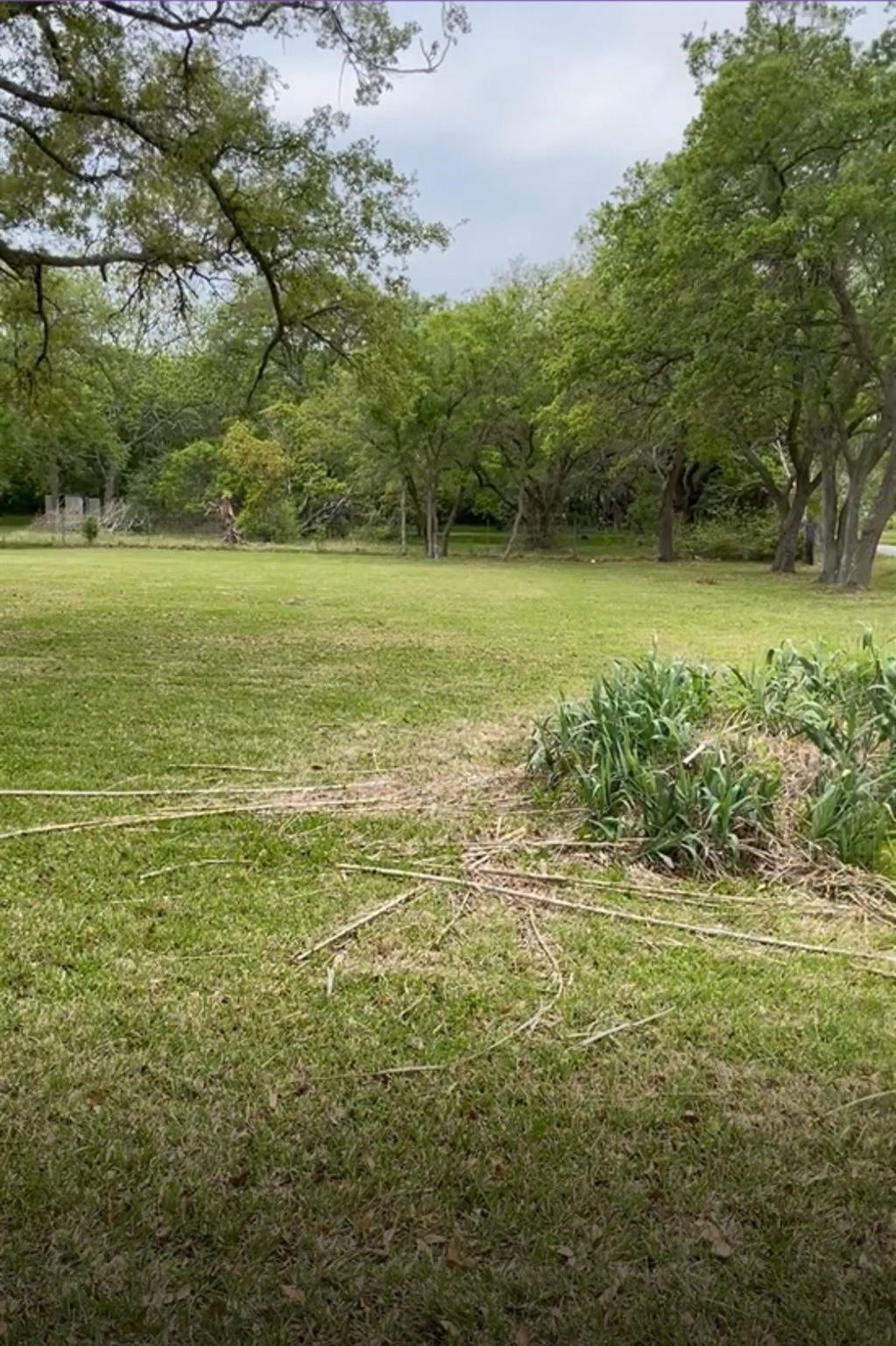 2702 Lake Road, La Marque, TX 77568 2702 Lake Road, La Marque, TX 77568