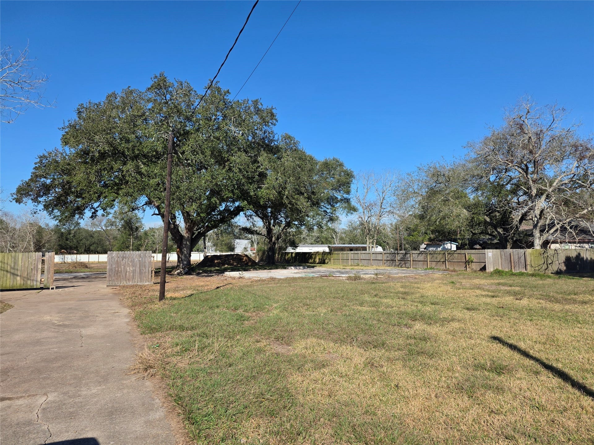 414 Gordy Road, Bacliff, TX 77518 414 Gordy Road, Bacliff, TX 77518