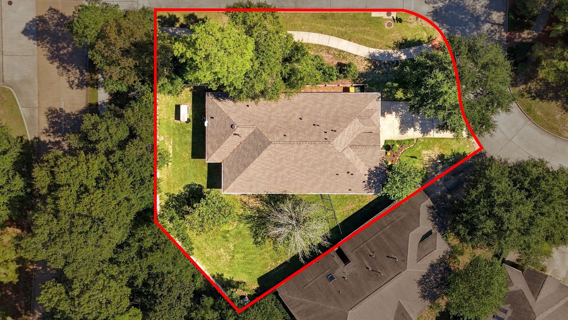 2400 W Village Green Circle, Conroe, TX 77304