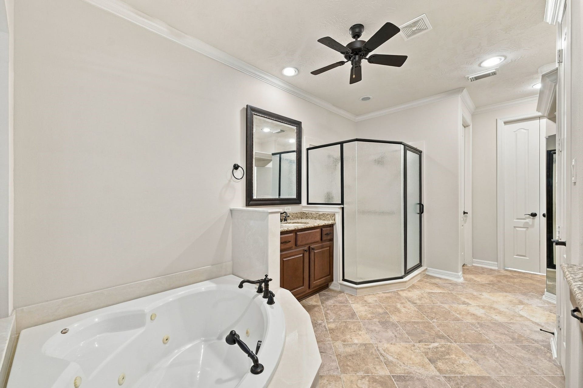 Primary bath