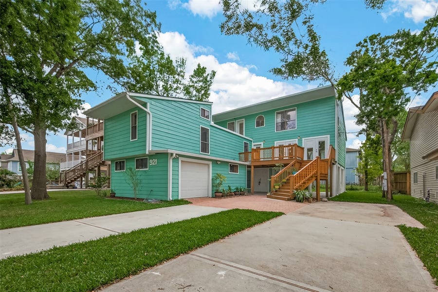 Property photo for 921 Ivy Road, Clear Lake Shores, TX