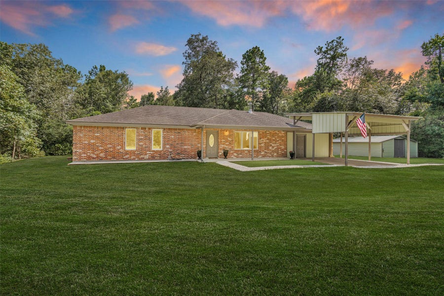 Property photo for 586 Diggs Rd, Willis, TX