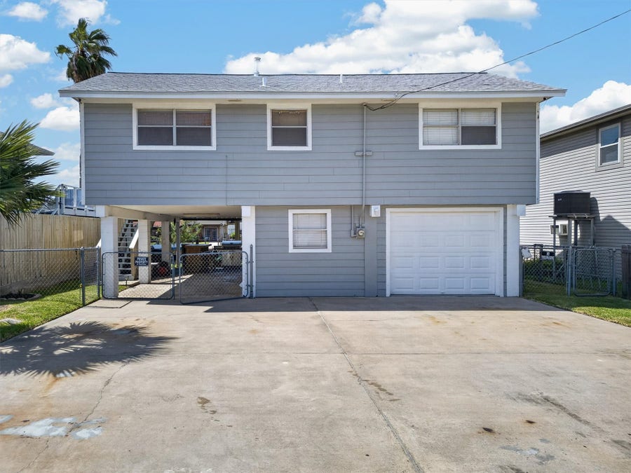 Property photo for 615 Warsaw Street, Bayou Vista, TX