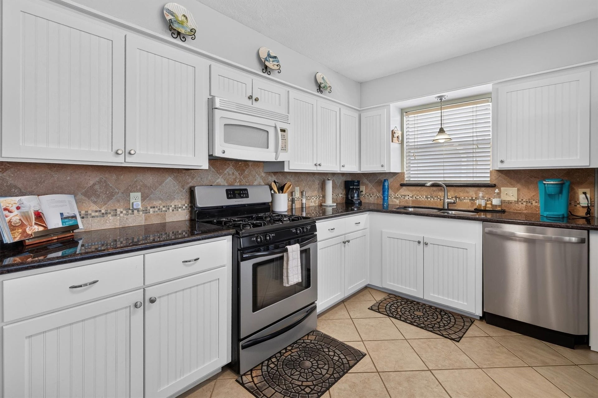 615 Warsaw Street, Bayou Vista, TX 77563 615 Warsaw Street, Bayou Vista, TX 77563