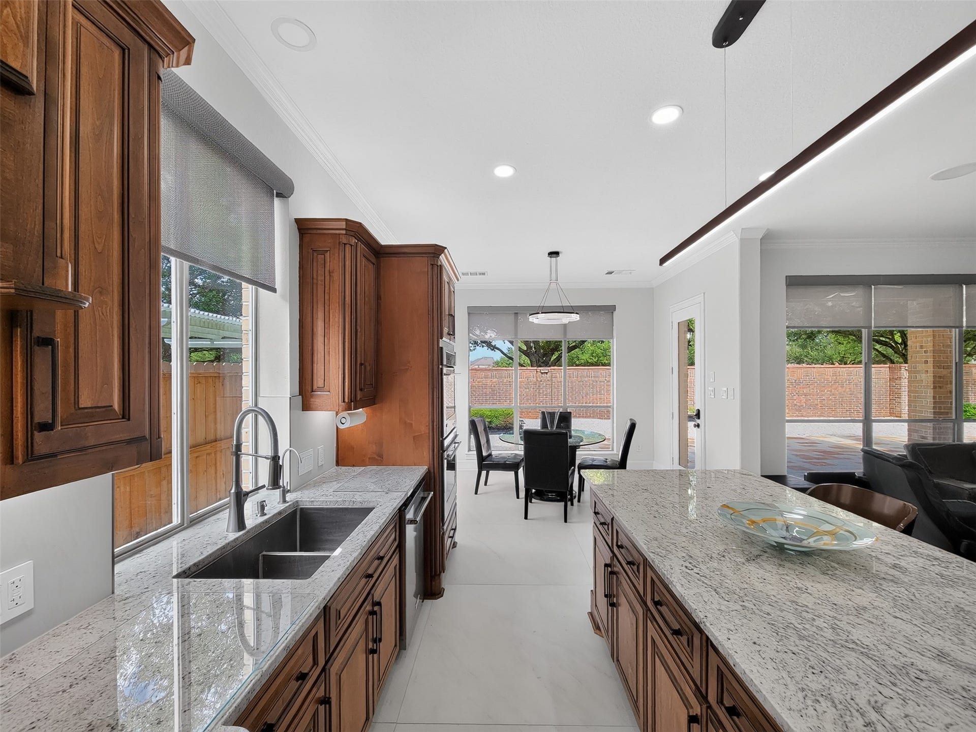 6911 Gossamer Lane, Sugar Land, TX 77479 6911 Gossamer Lane, Sugar Land, TX 77479