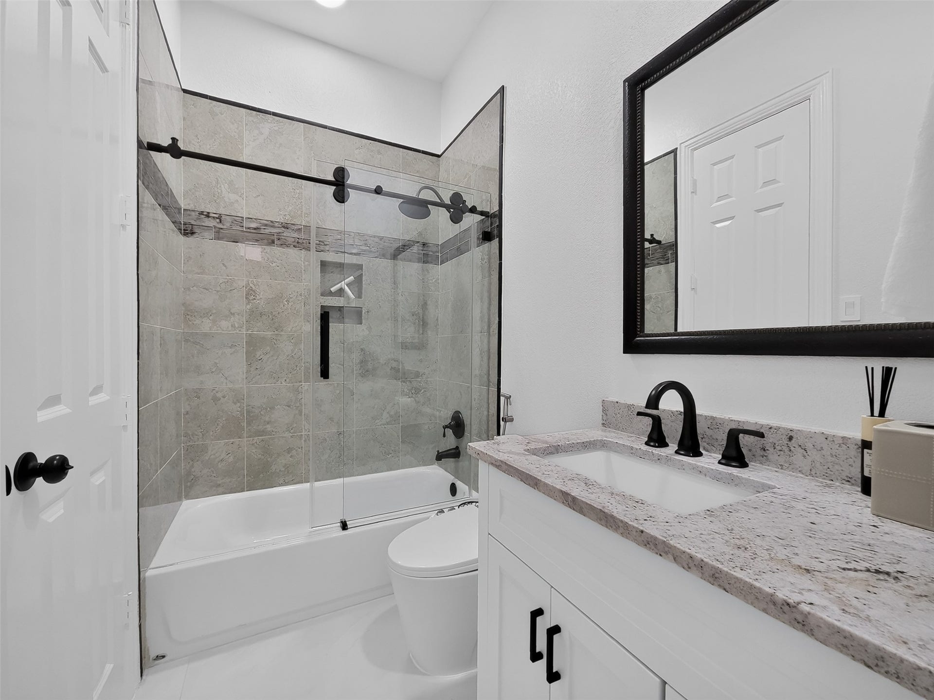 6911 Gossamer Lane, Sugar Land, TX 77479 6911 Gossamer Lane, Sugar Land, TX 77479