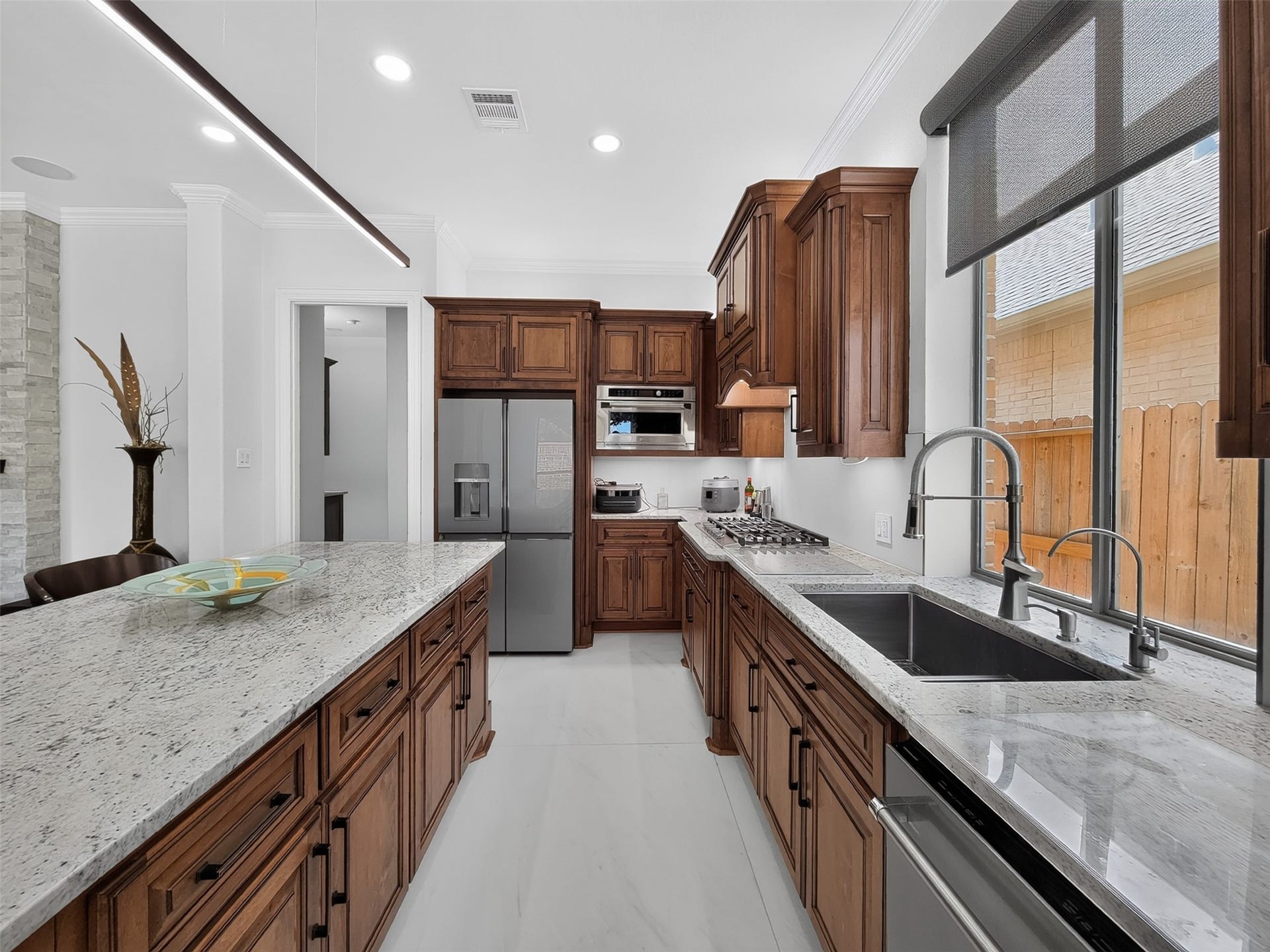 6911 Gossamer Lane, Sugar Land, TX 77479 6911 Gossamer Lane, Sugar Land, TX 77479