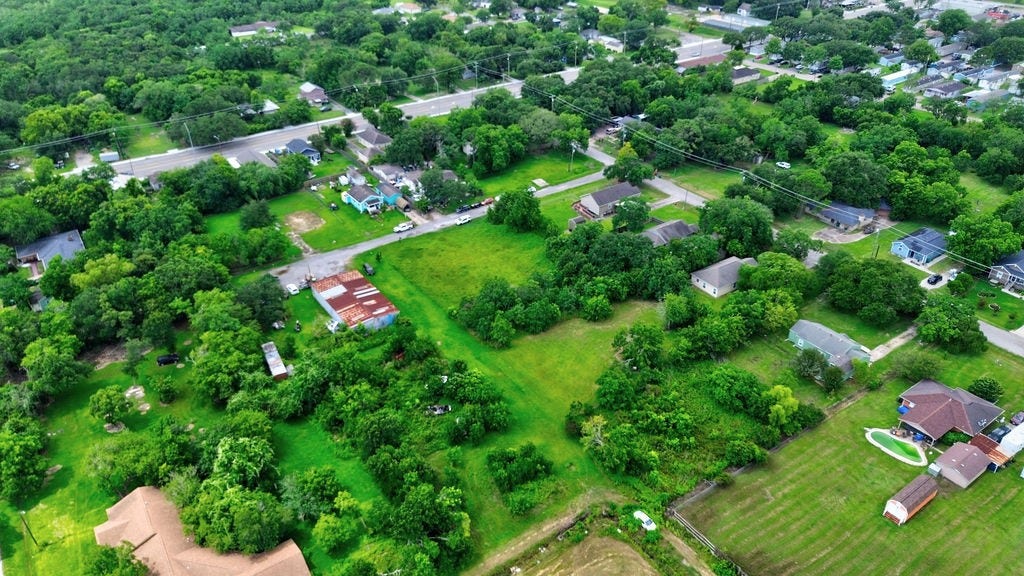 TBD Beyris Street, La Marque, TX 77568 TBD Beyris Street, La Marque, TX 77568