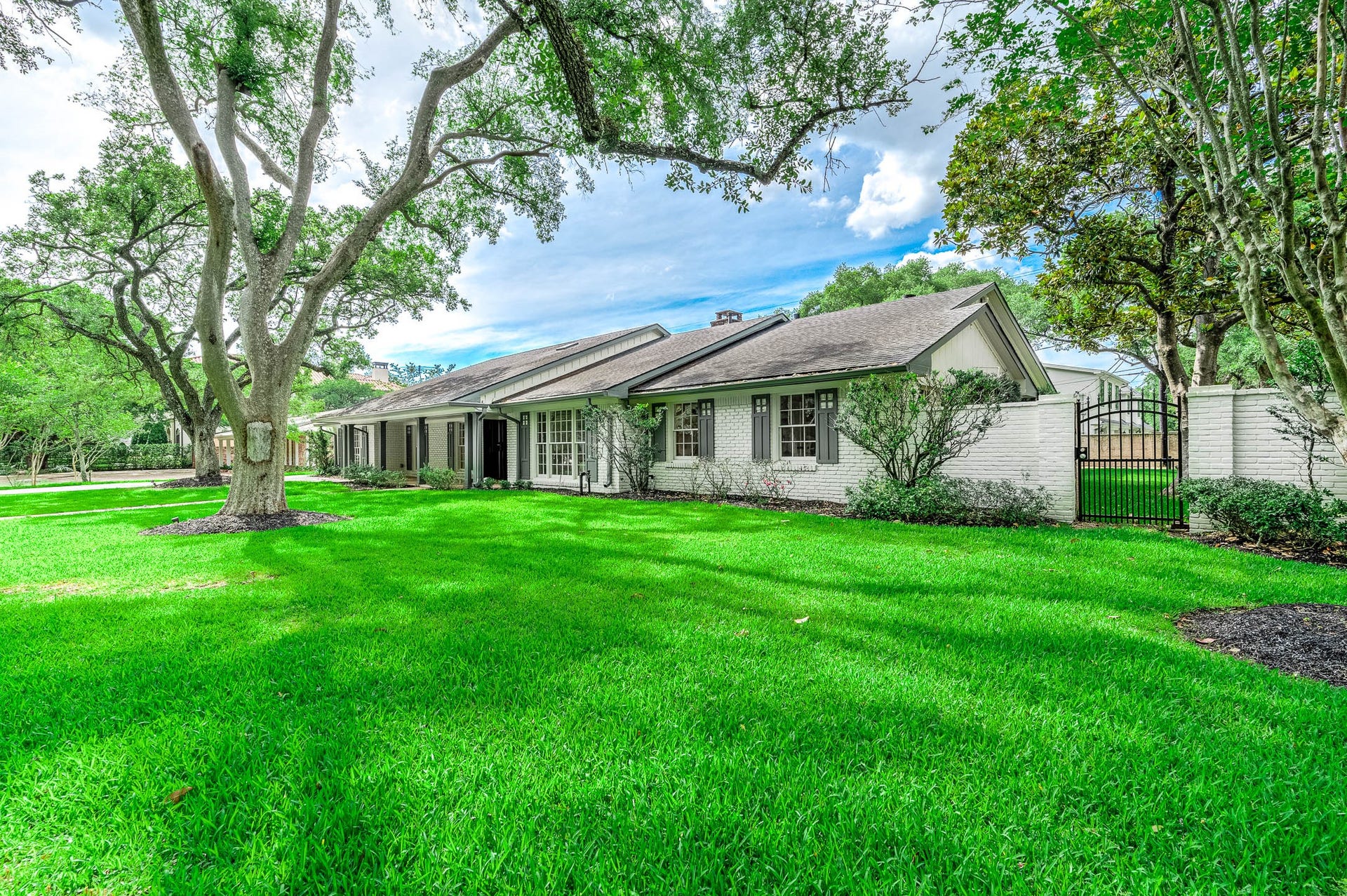5702 Bayou Glen Road, Houston, TX 77057 5702 Bayou Glen Road, Houston, TX 77057