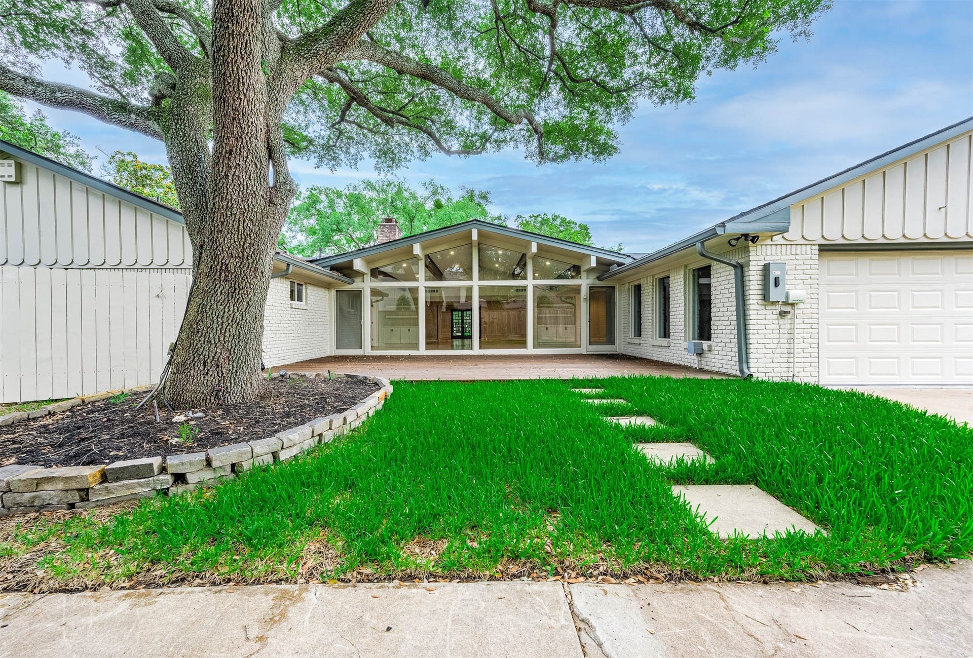 5702 Bayou Glen Road, Houston, TX 77057 5702 Bayou Glen Road, Houston, TX 77057