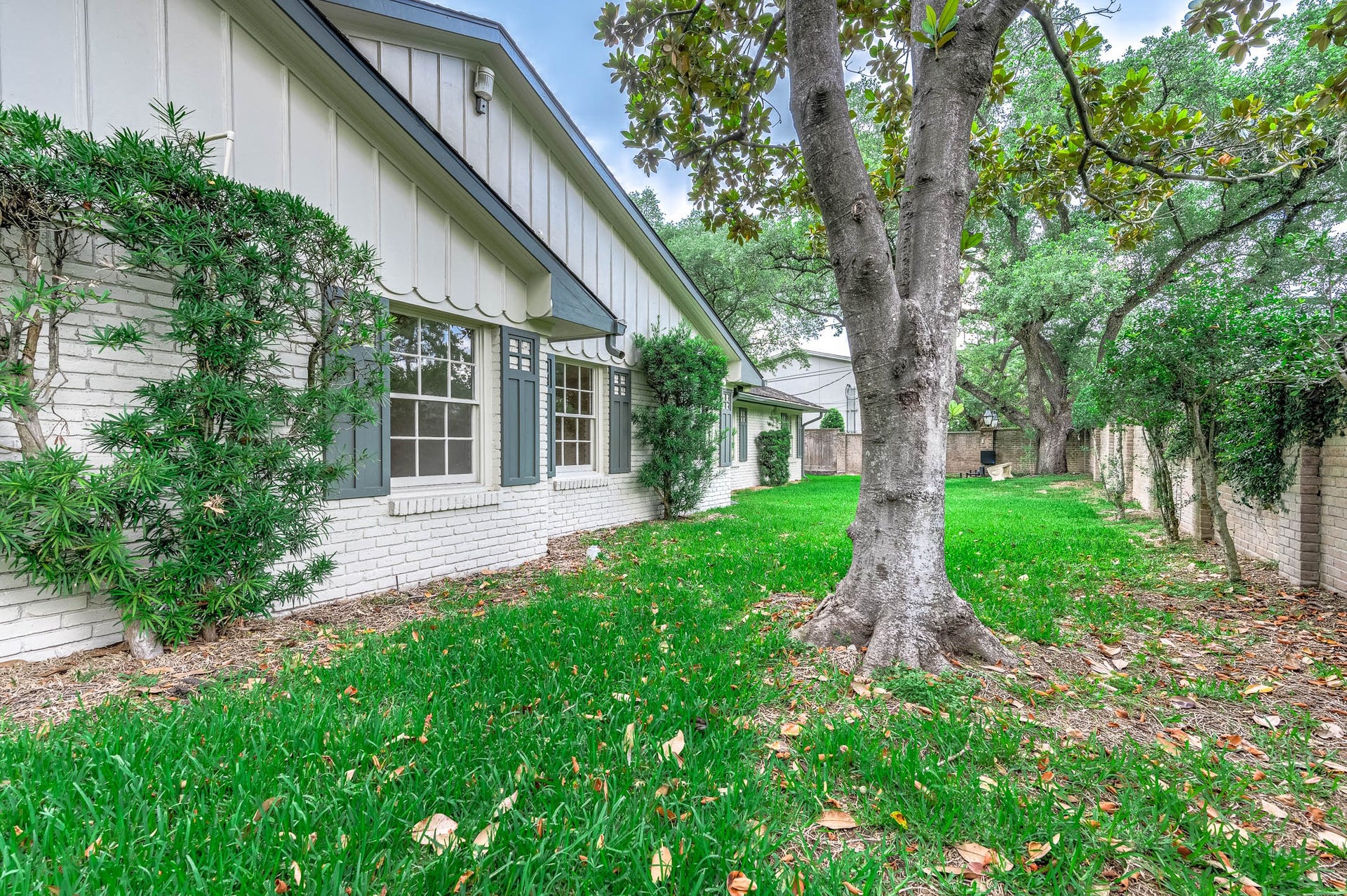 5702 Bayou Glen Road, Houston, TX 77057 5702 Bayou Glen Road, Houston, TX 77057