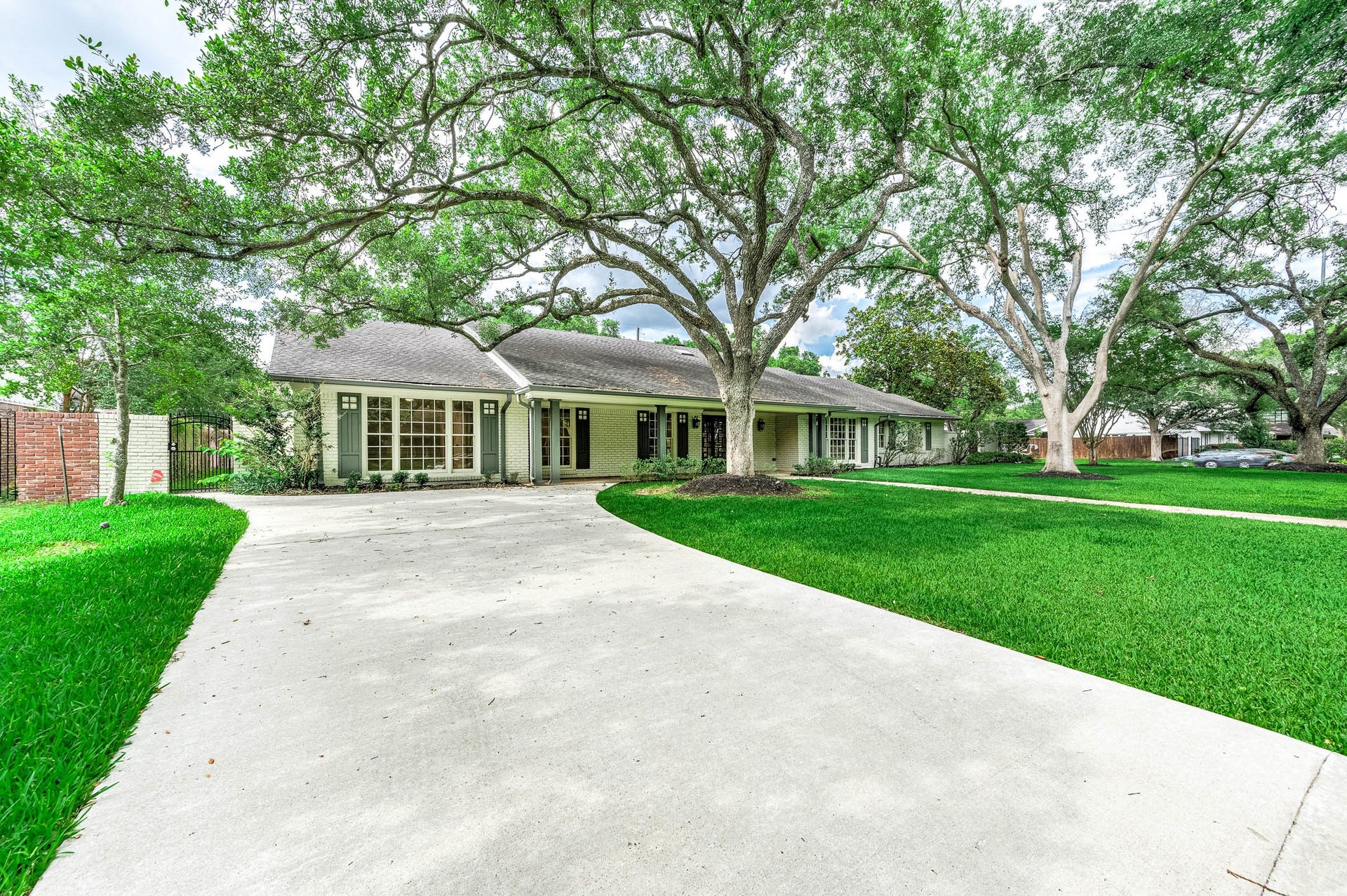 5702 Bayou Glen Road, Houston, TX 77057 5702 Bayou Glen Road, Houston, TX 77057