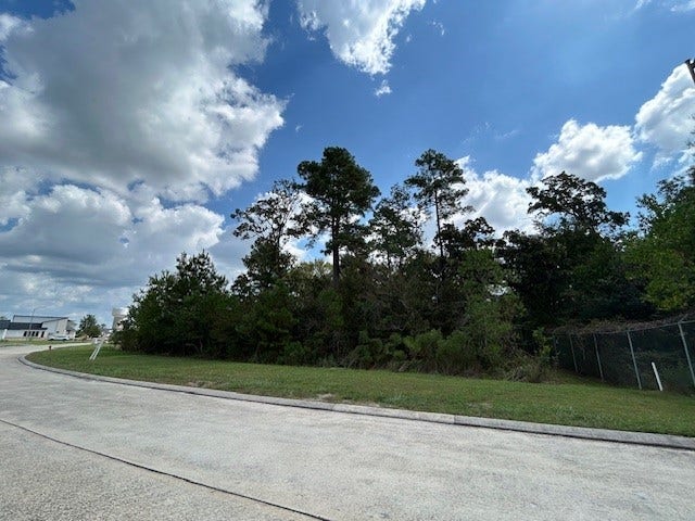 Property photo for 141 Kings Lake Estates Boulevard, Humble, TX