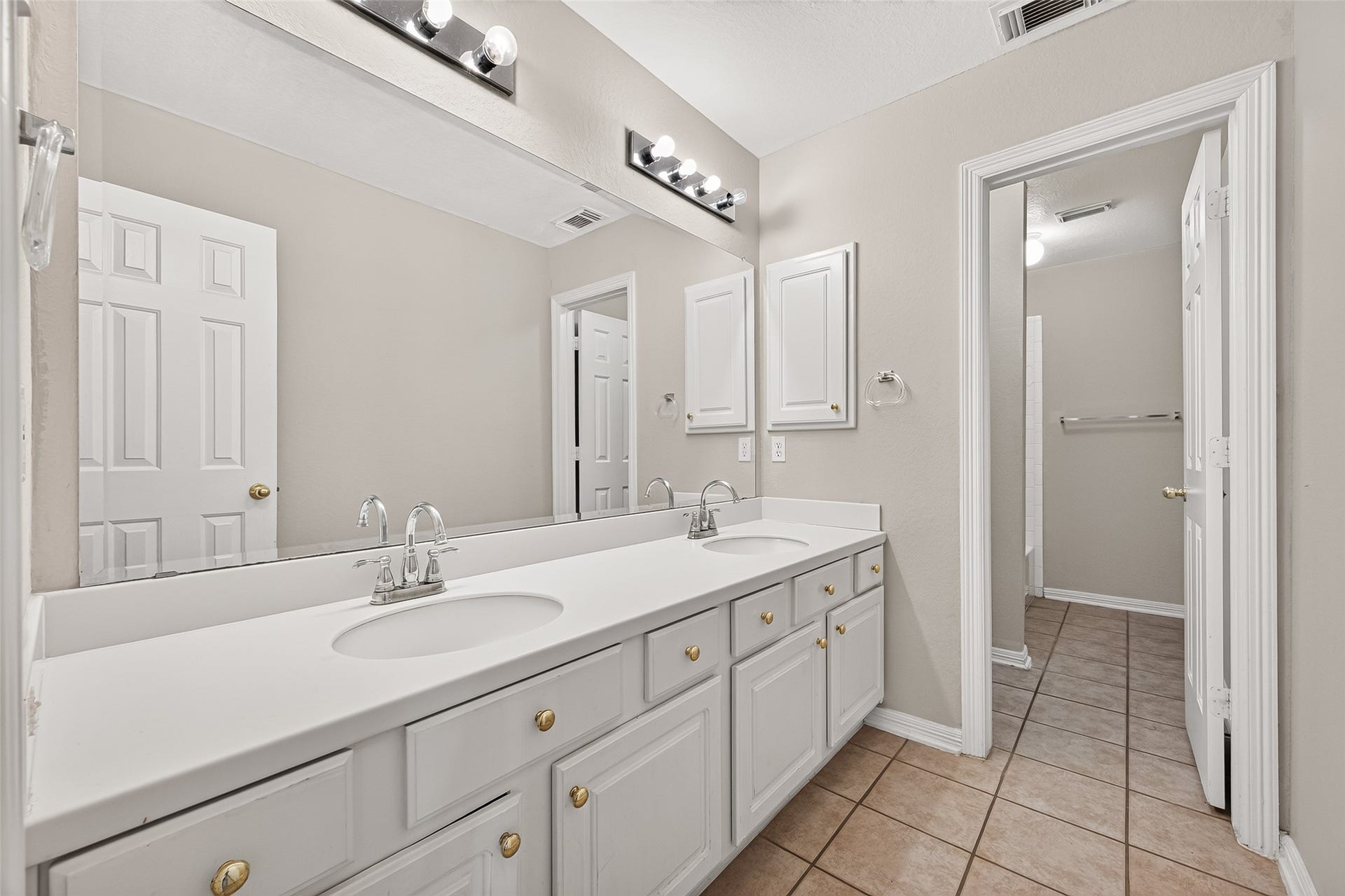 2726 Martinec Drive, Pearland, TX 77584 2726 Martinec Drive, Pearland, TX 77584