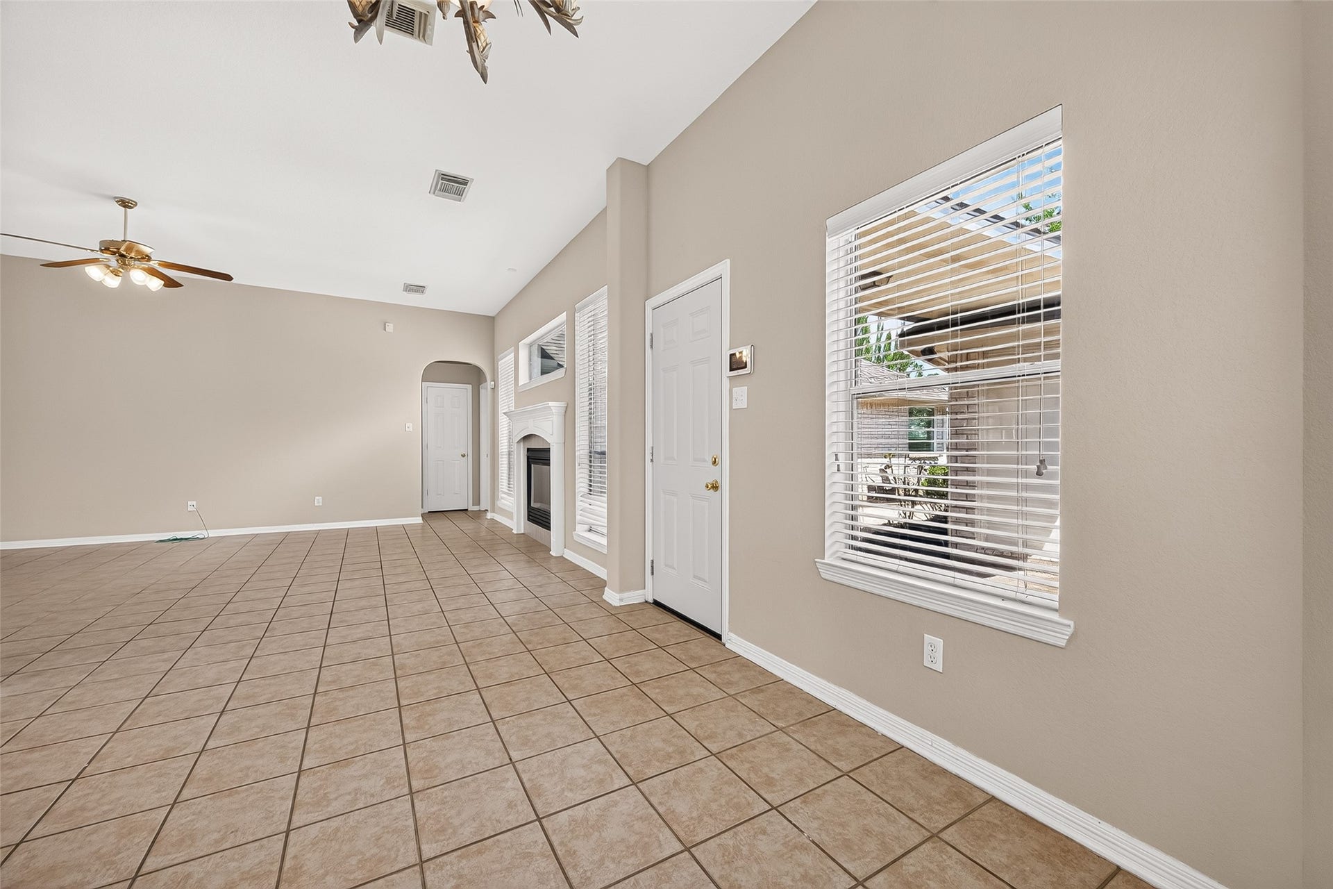 2726 Martinec Drive, Pearland, TX 77584 2726 Martinec Drive, Pearland, TX 77584