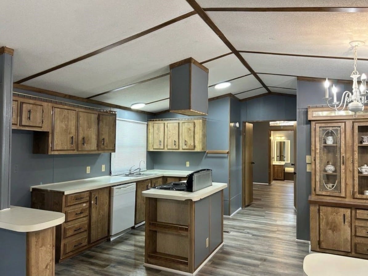 403 W Worsham Street, Willis, TX 77378 403 W Worsham Street, Willis, TX 77378