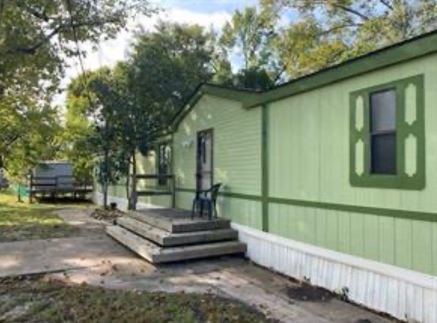 403 W Worsham Street, Willis, TX 77378 403 W Worsham Street, Willis, TX 77378