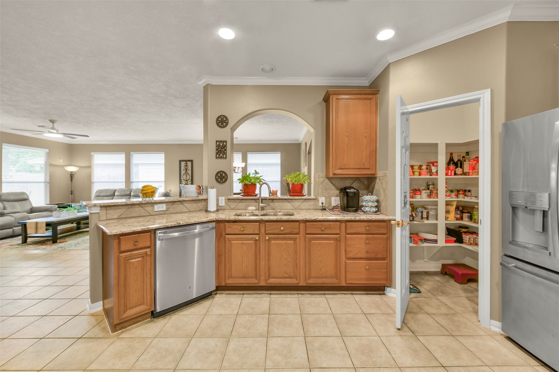 2310 Messina Drive, Pearland, TX 77581 2310 Messina Drive, Pearland, TX 77581