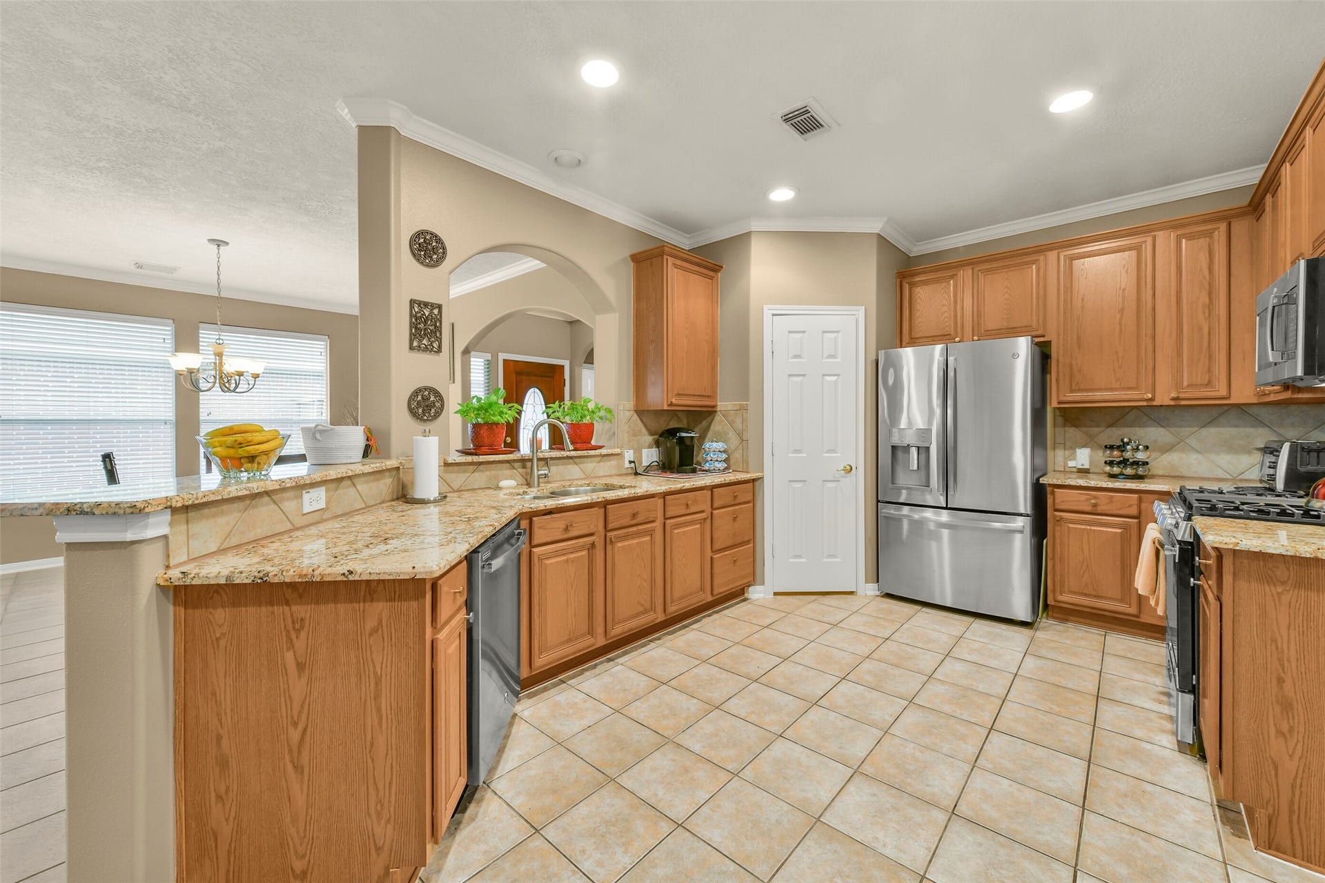 2310 Messina Drive, Pearland, TX 77581 2310 Messina Drive, Pearland, TX 77581