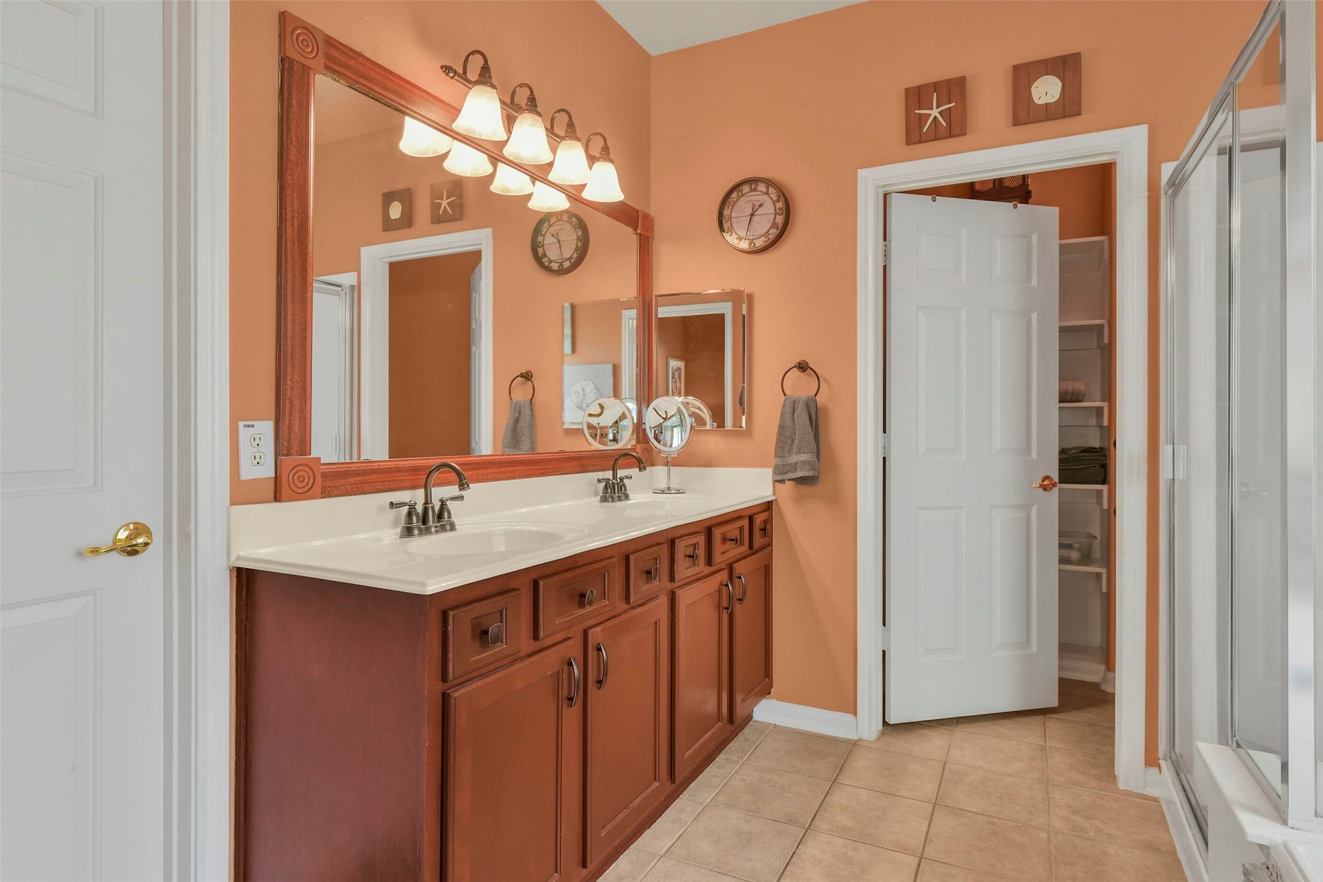2310 Messina Drive, Pearland, TX 77581 2310 Messina Drive, Pearland, TX 77581