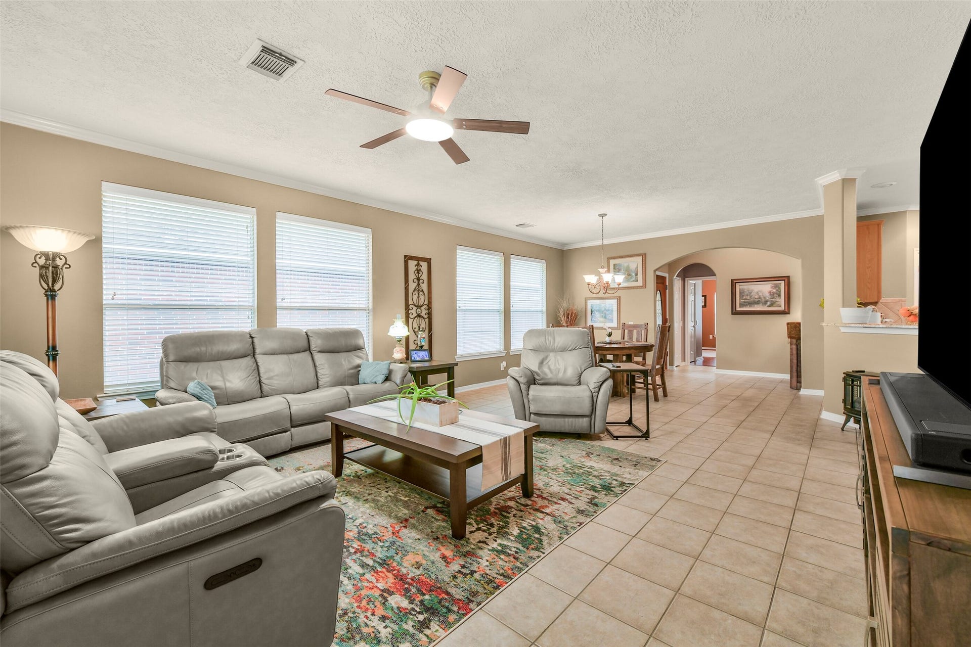 2310 Messina Drive, Pearland, TX 77581 2310 Messina Drive, Pearland, TX 77581