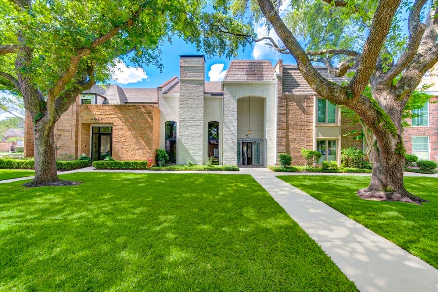 Property photo for 438 E Fair Harbor Lane, Houston, TX