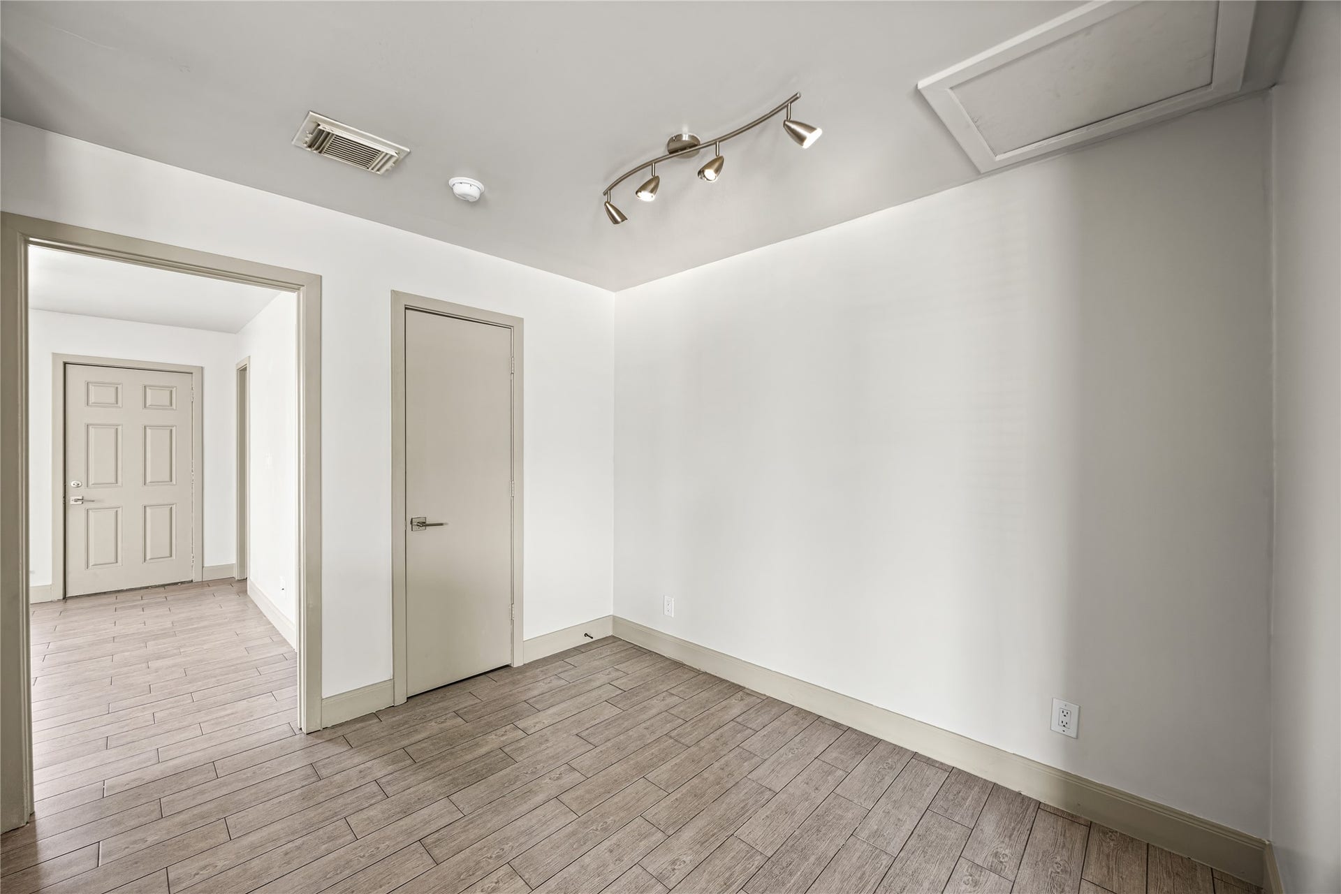 1716 Maryland Street, #B, Houston, TX 77006 1716 Maryland Street, #B, Houston, TX 77006