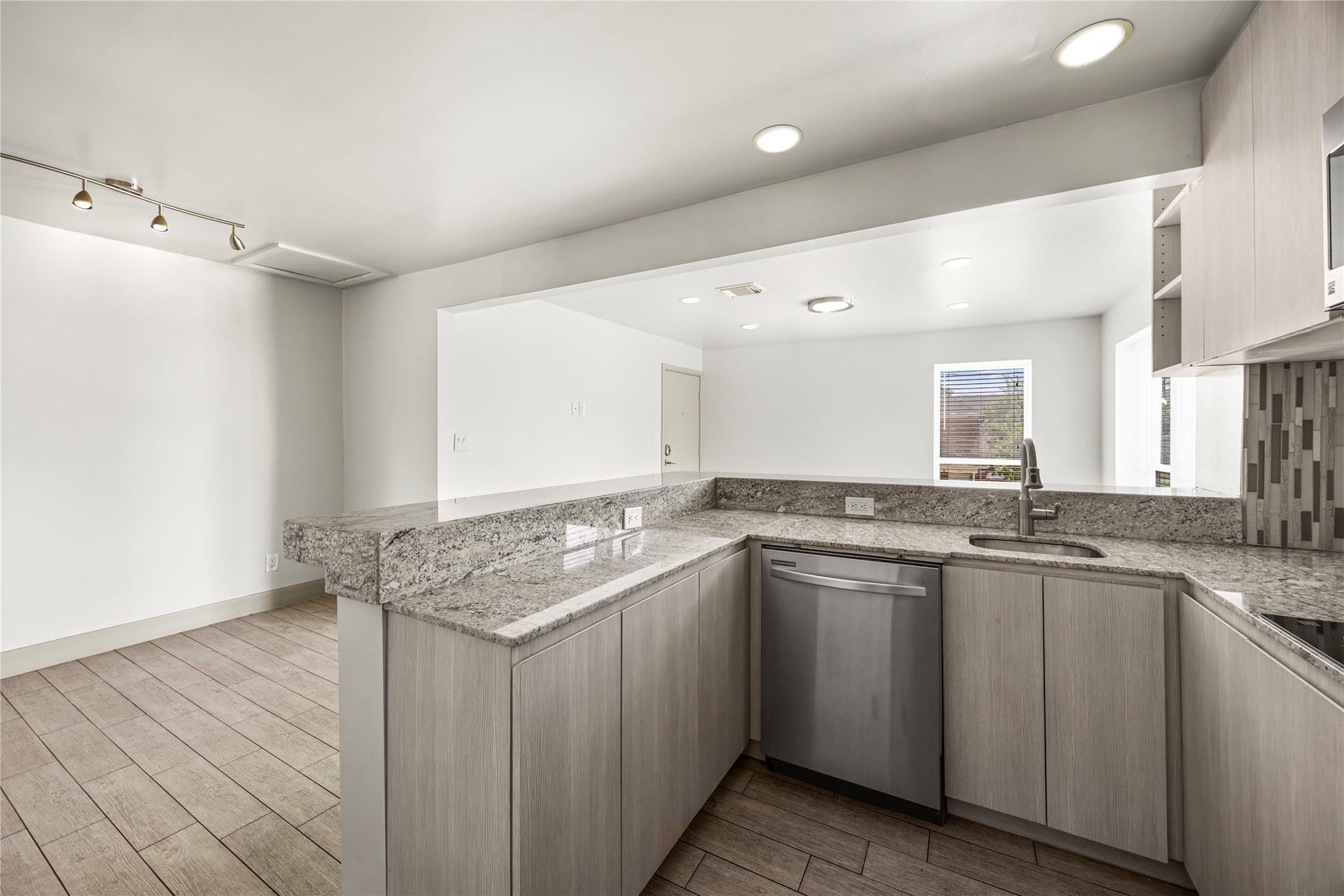 1716 Maryland Street, #B, Houston, TX 77006 1716 Maryland Street, #B, Houston, TX 77006