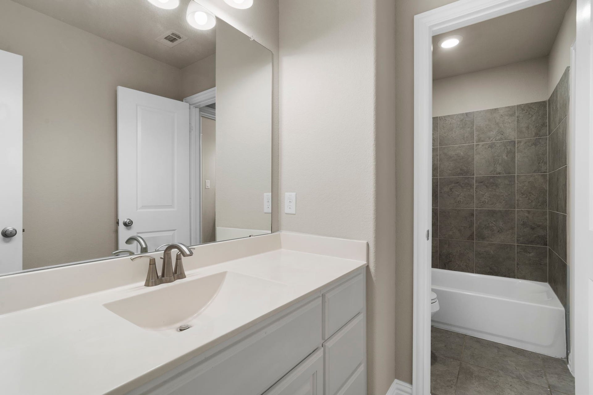 9410 Mount Logan, Missouri City, TX 77459 9410 Mount Logan, Missouri City, TX 77459