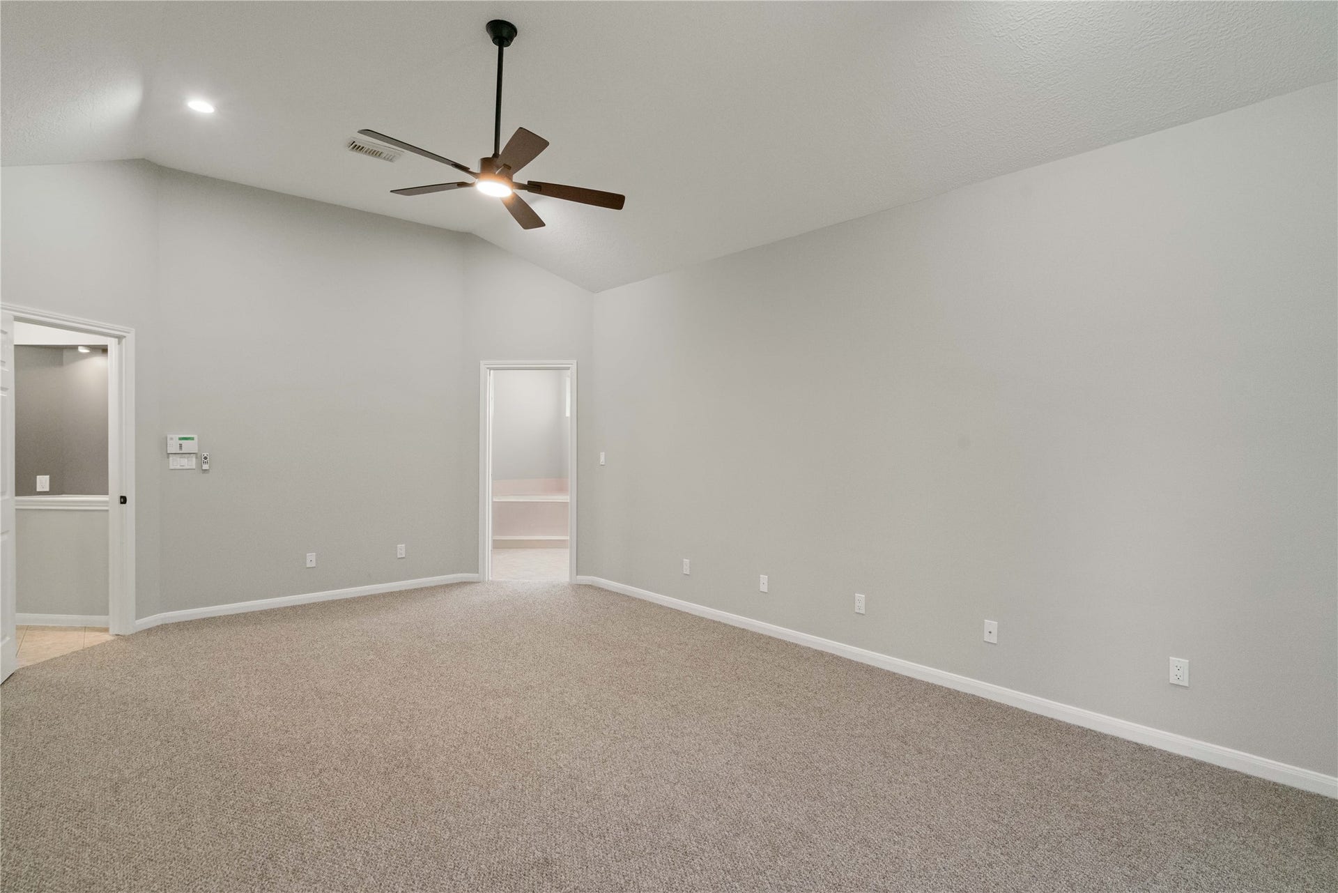 20403 Atascocita Shores Drive, Humble, TX 77346 Primary Bedroom