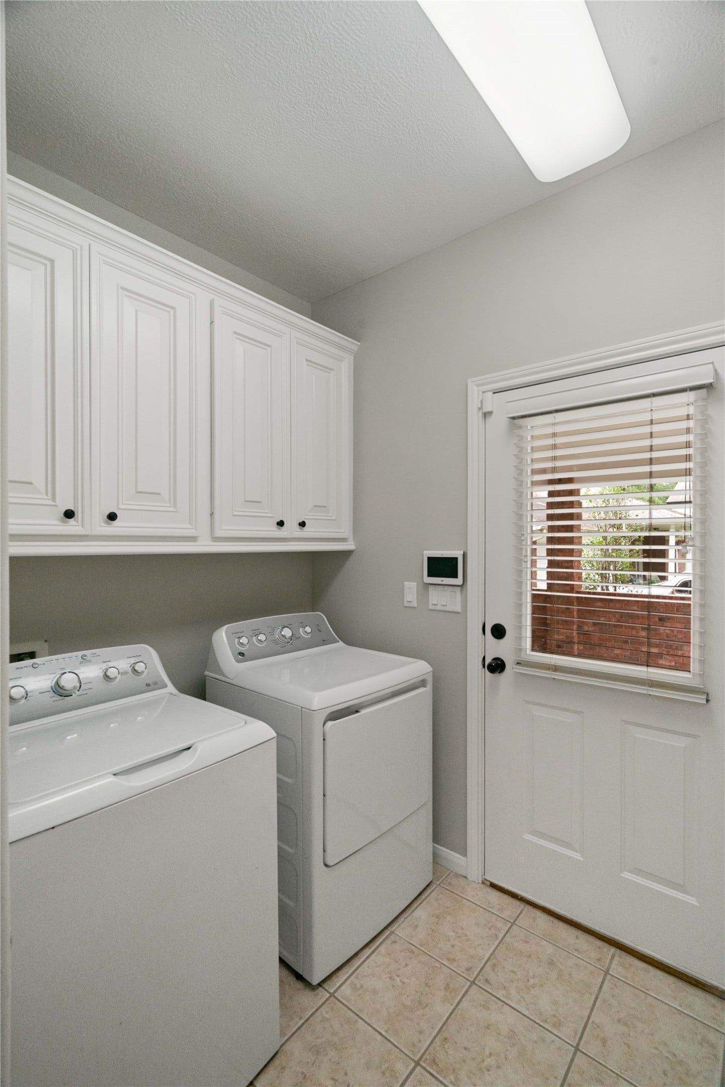 20403 Atascocita Shores Drive, Humble, TX 77346 Laundry