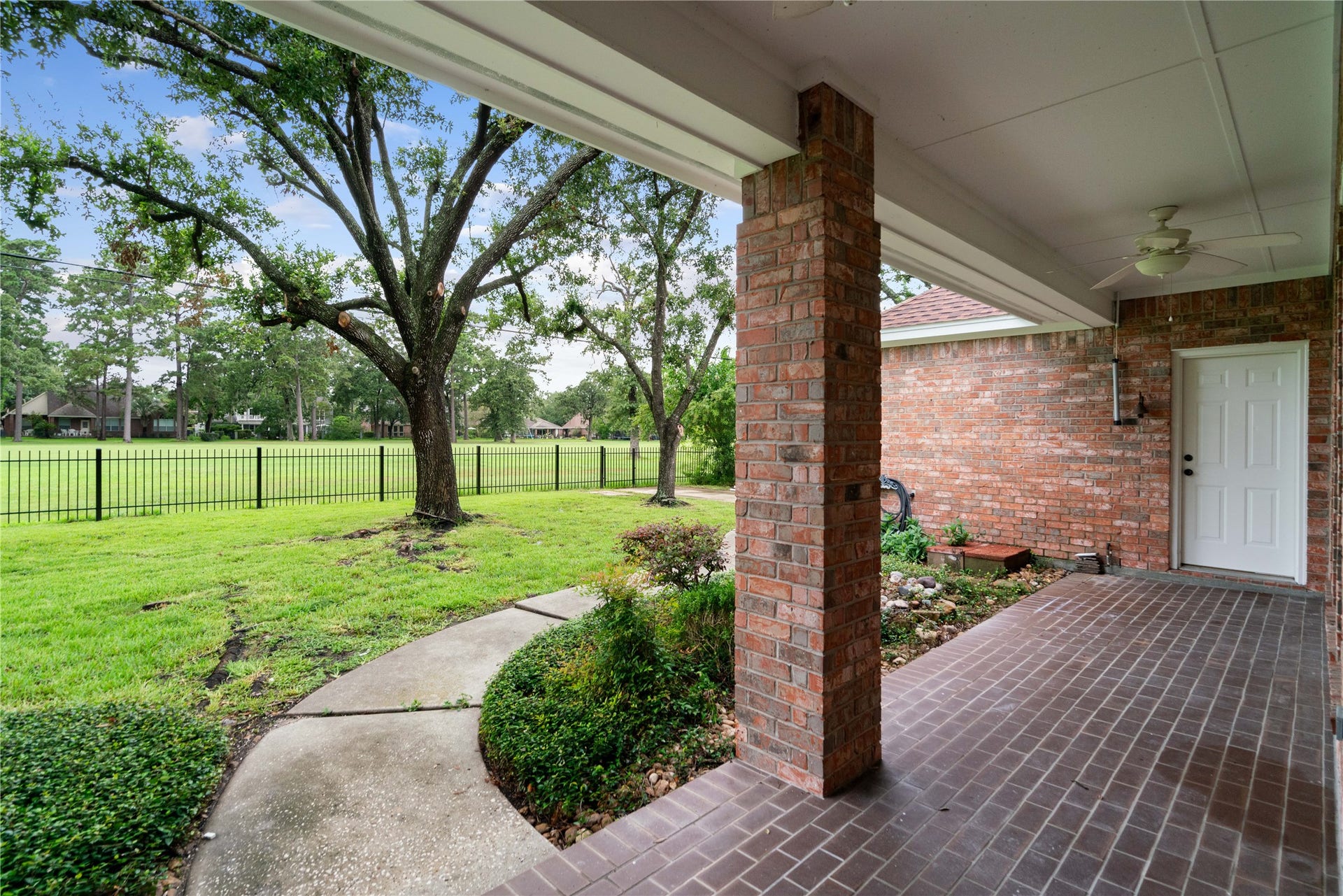 20403 Atascocita Shores Drive, Humble, TX 77346 20403 Atascocita Shores Drive, Humble, TX 77346