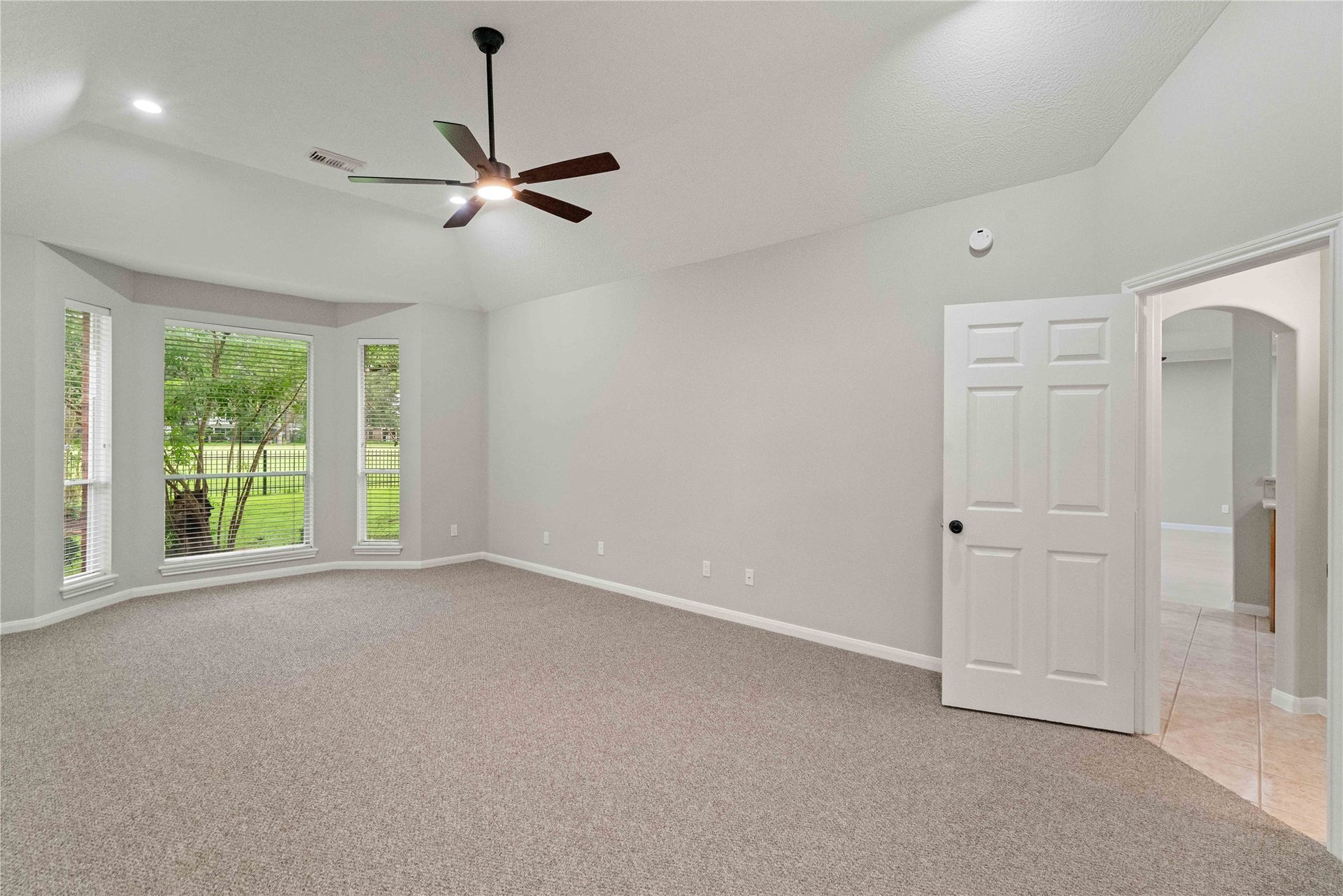 20403 Atascocita Shores Drive, Humble, TX 77346 Primary Bedroom