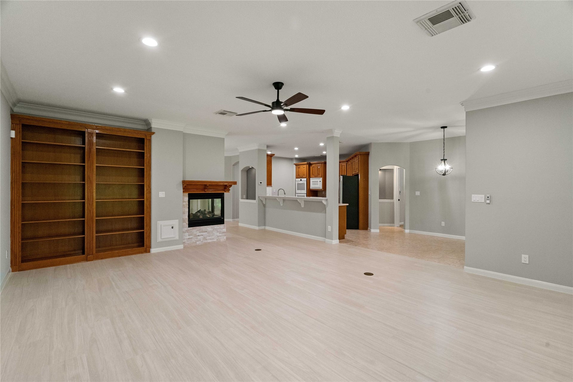 20403 Atascocita Shores Drive, Humble, TX 77346 Living Room