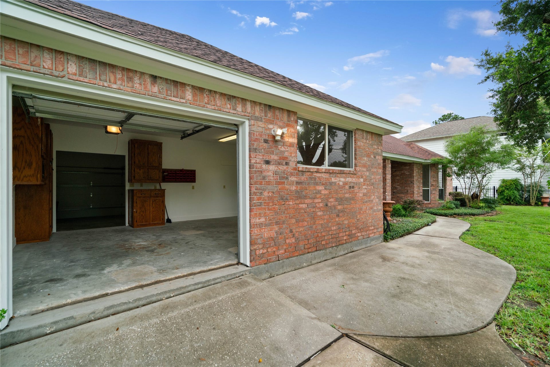 20403 Atascocita Shores Drive, Humble, TX 77346 20403 Atascocita Shores Drive, Humble, TX 77346