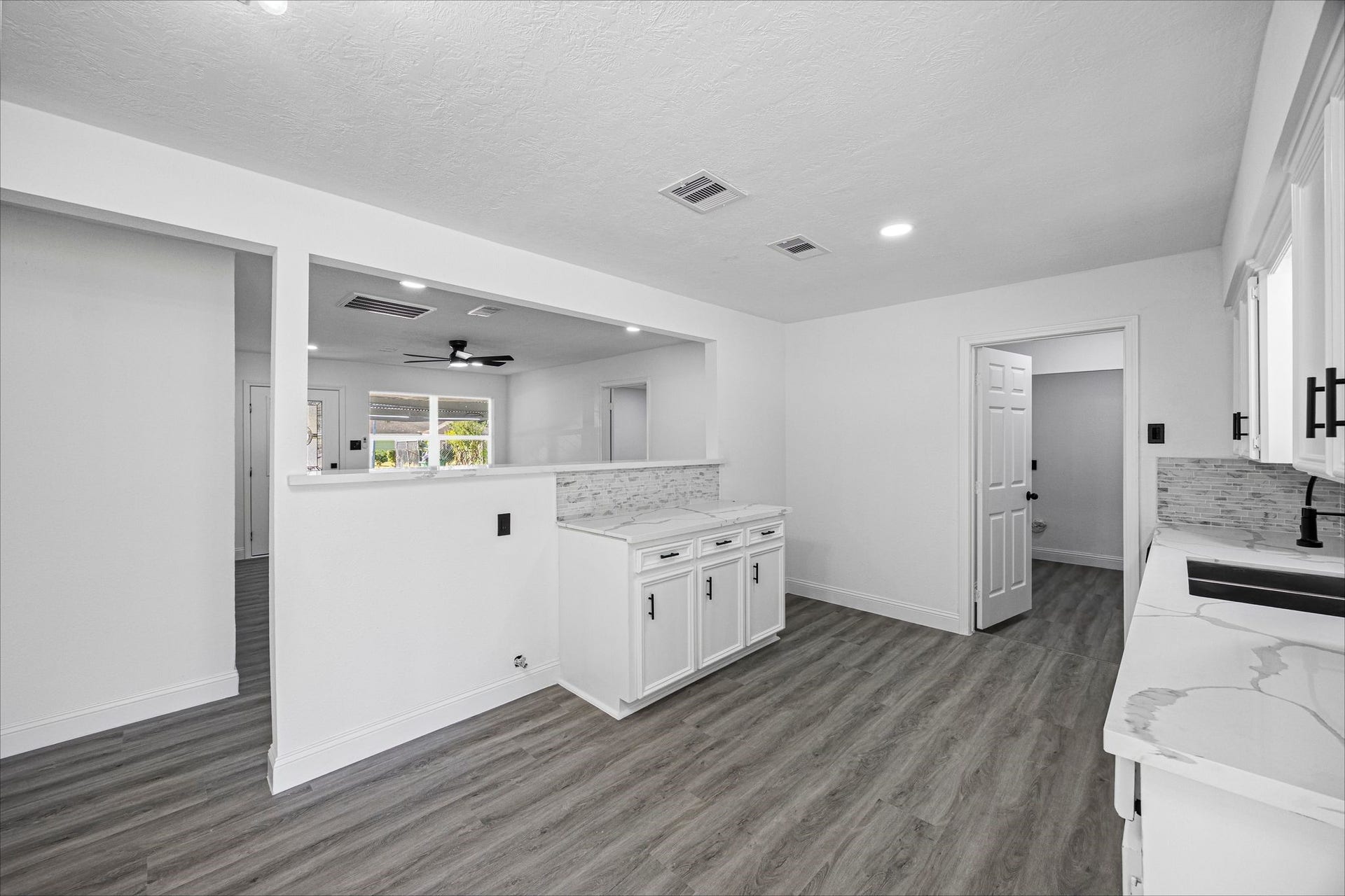 10438 Caxton Street, Houston, TX 77016