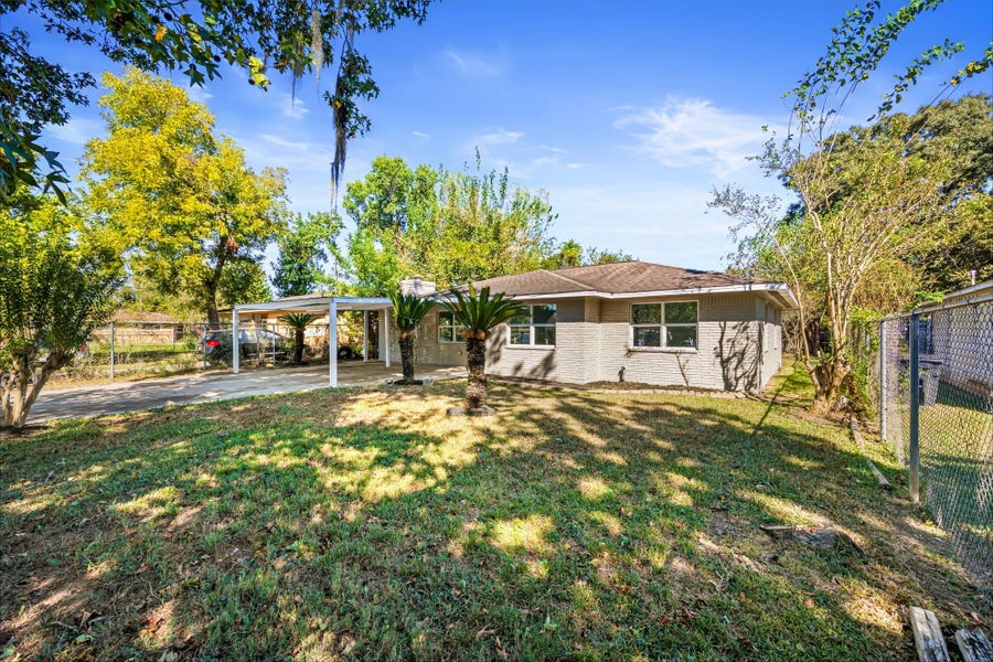 Property photo for 10438 Caxton Street, Houston, TX