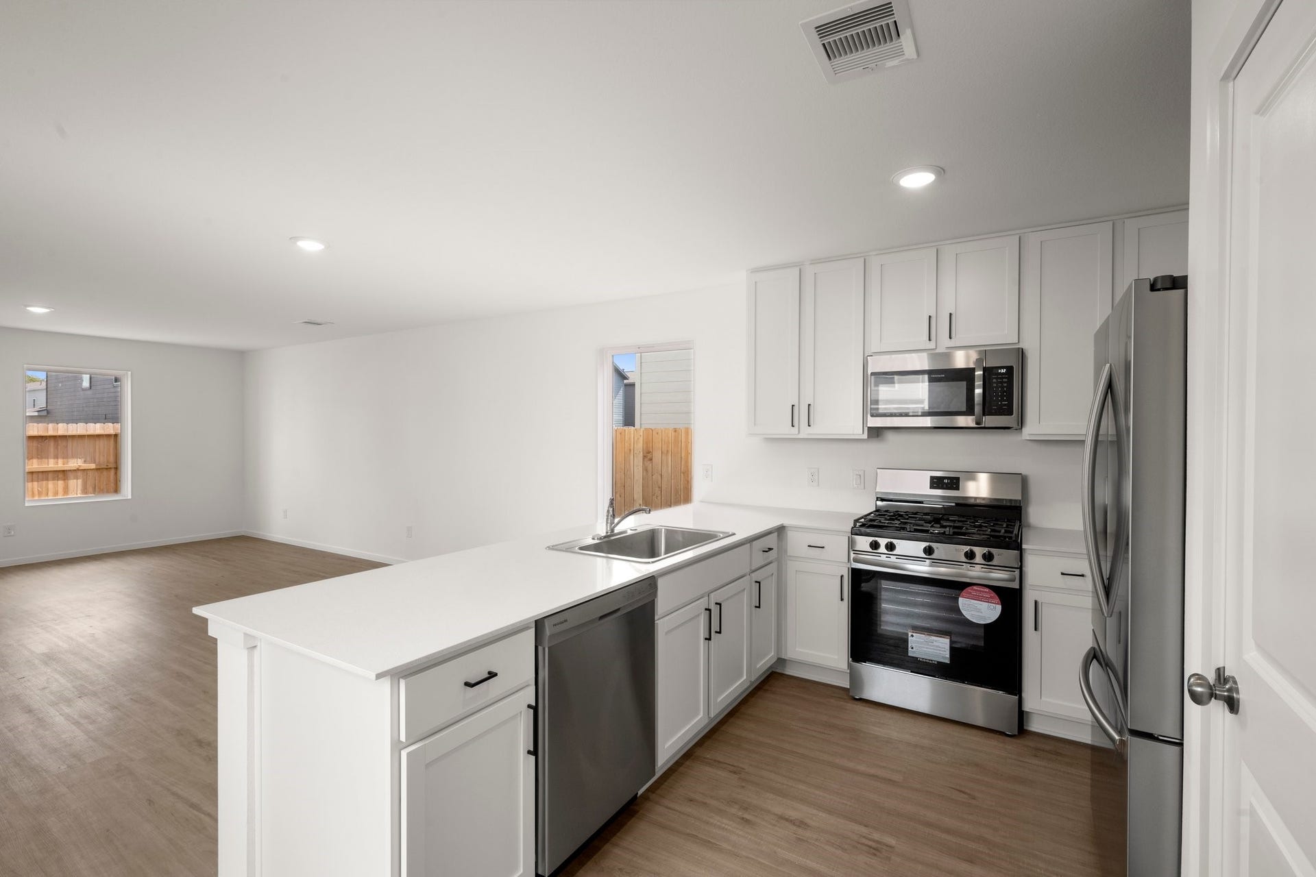 18603 San Salvo Drive, New Caney, TX 77357 Quartz counters, soft closing drawers, new appliances