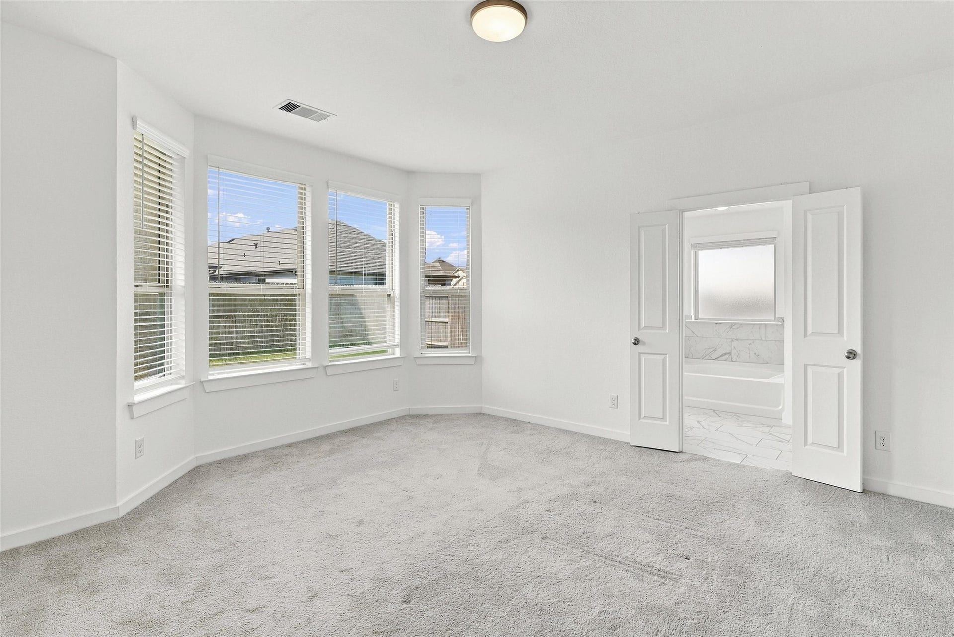 13109 Blue Flora Drive, Texas City, TX 77568 Primary also has it's own ensuite bath and walk-in closet!