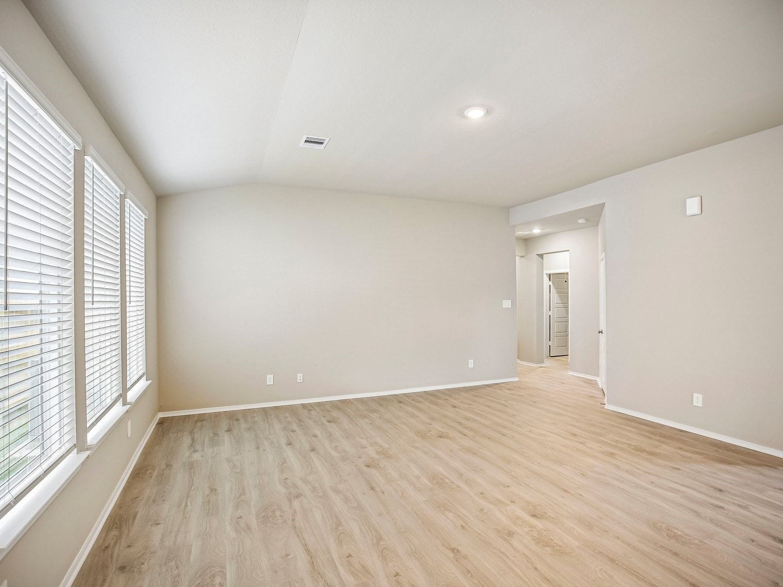 6021 Palmetto Bluff Trail, Pearland, TX 77584 6021 Palmetto Bluff Trail, Pearland, TX 77584
