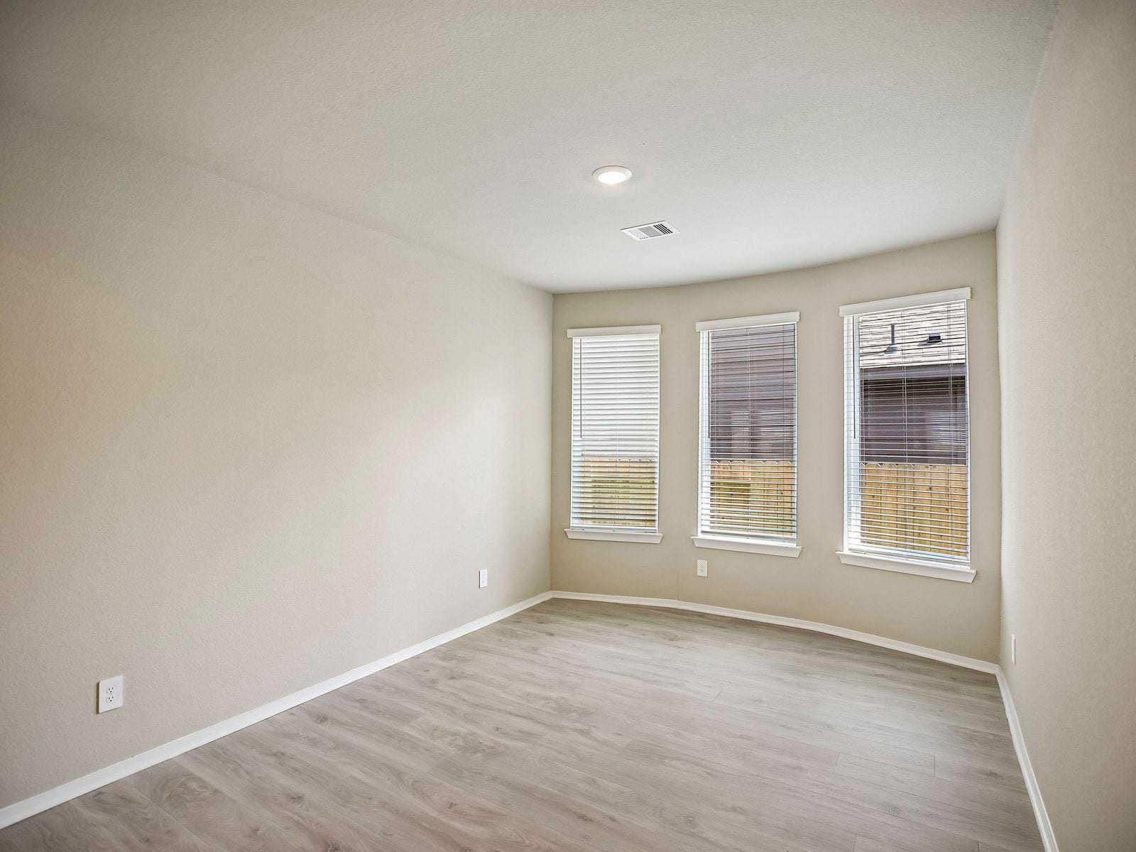 6021 Palmetto Bluff Trail, Pearland, TX 77584 6021 Palmetto Bluff Trail, Pearland, TX 77584