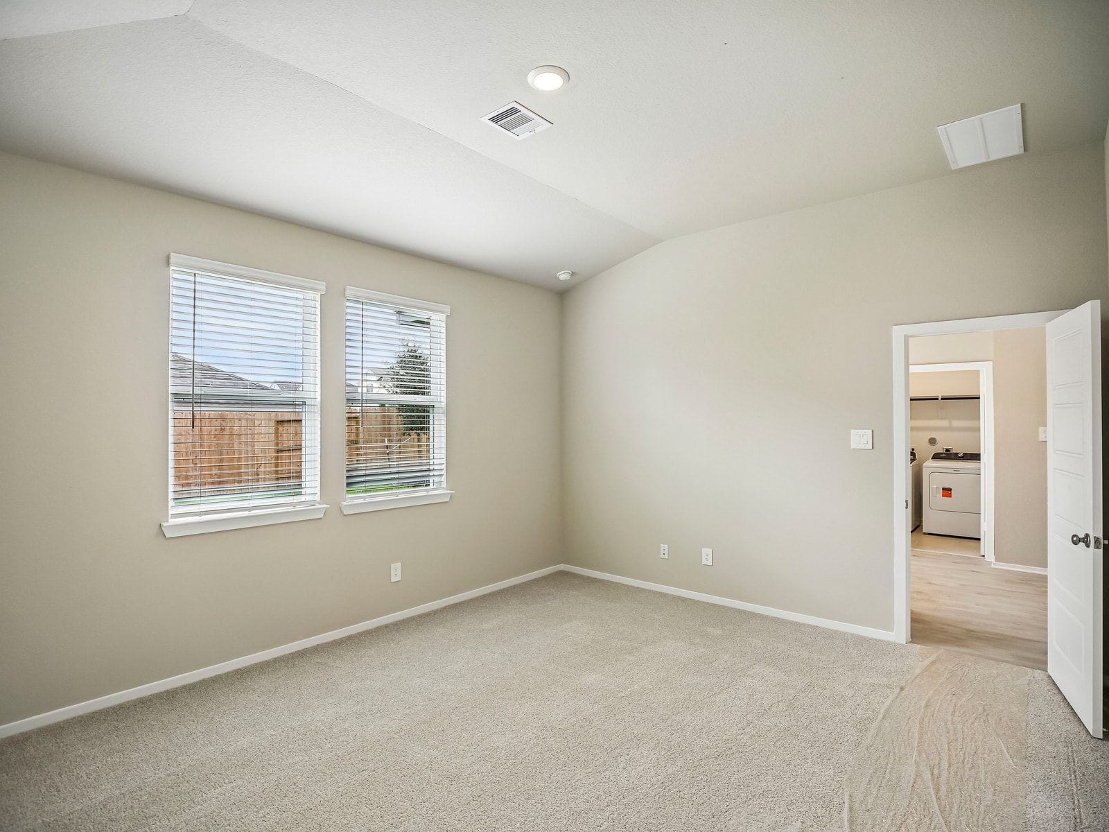 6021 Palmetto Bluff Trail, Pearland, TX 77584 6021 Palmetto Bluff Trail, Pearland, TX 77584