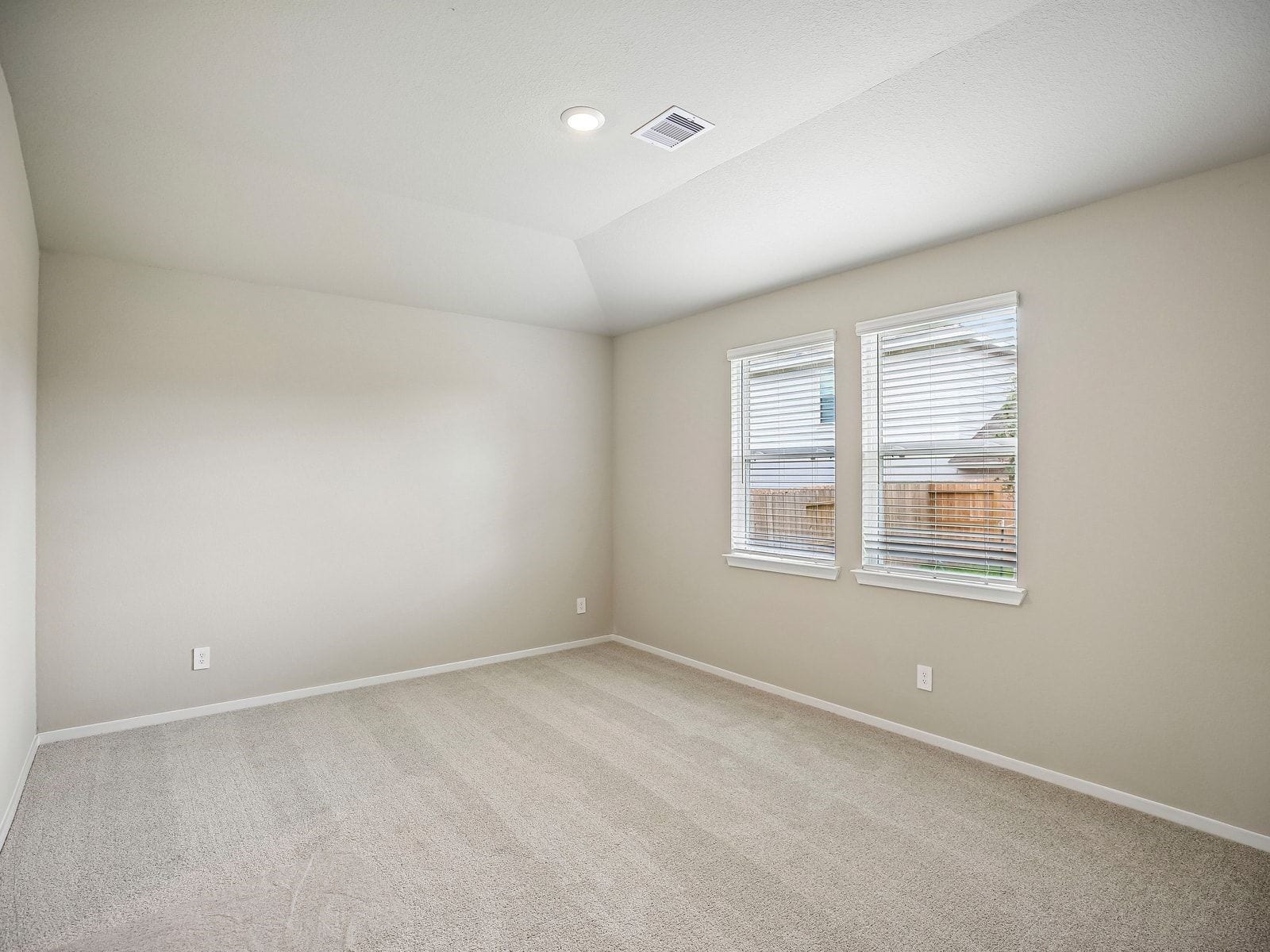 6021 Palmetto Bluff Trail, Pearland, TX 77584 6021 Palmetto Bluff Trail, Pearland, TX 77584