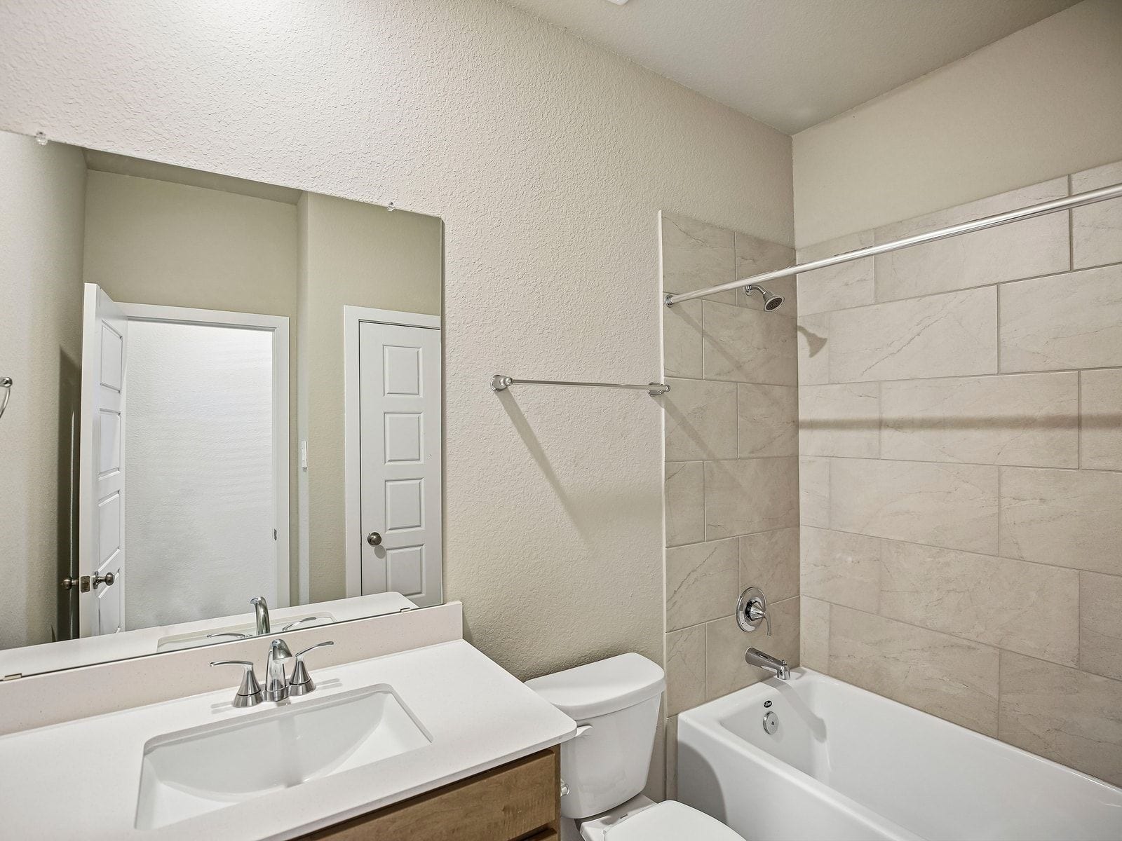 6021 Palmetto Bluff Trail, Pearland, TX 77584 6021 Palmetto Bluff Trail, Pearland, TX 77584