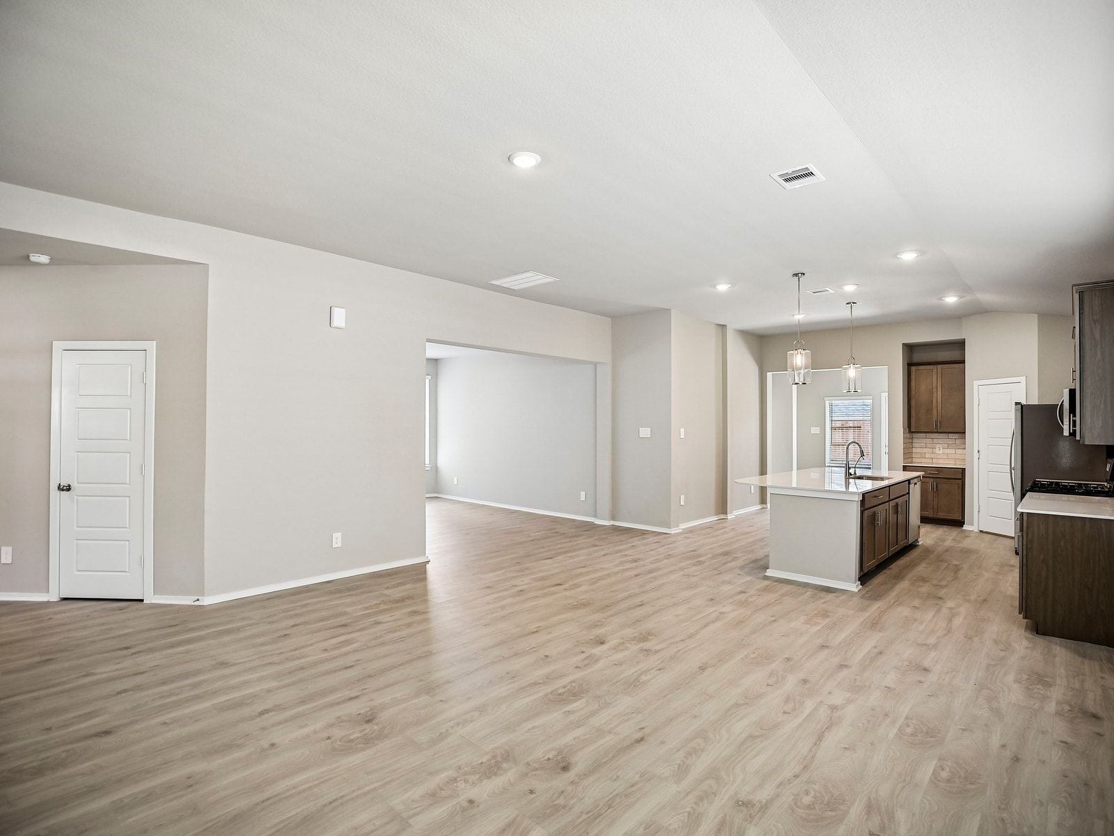 6021 Palmetto Bluff Trail, Pearland, TX 77584 6021 Palmetto Bluff Trail, Pearland, TX 77584