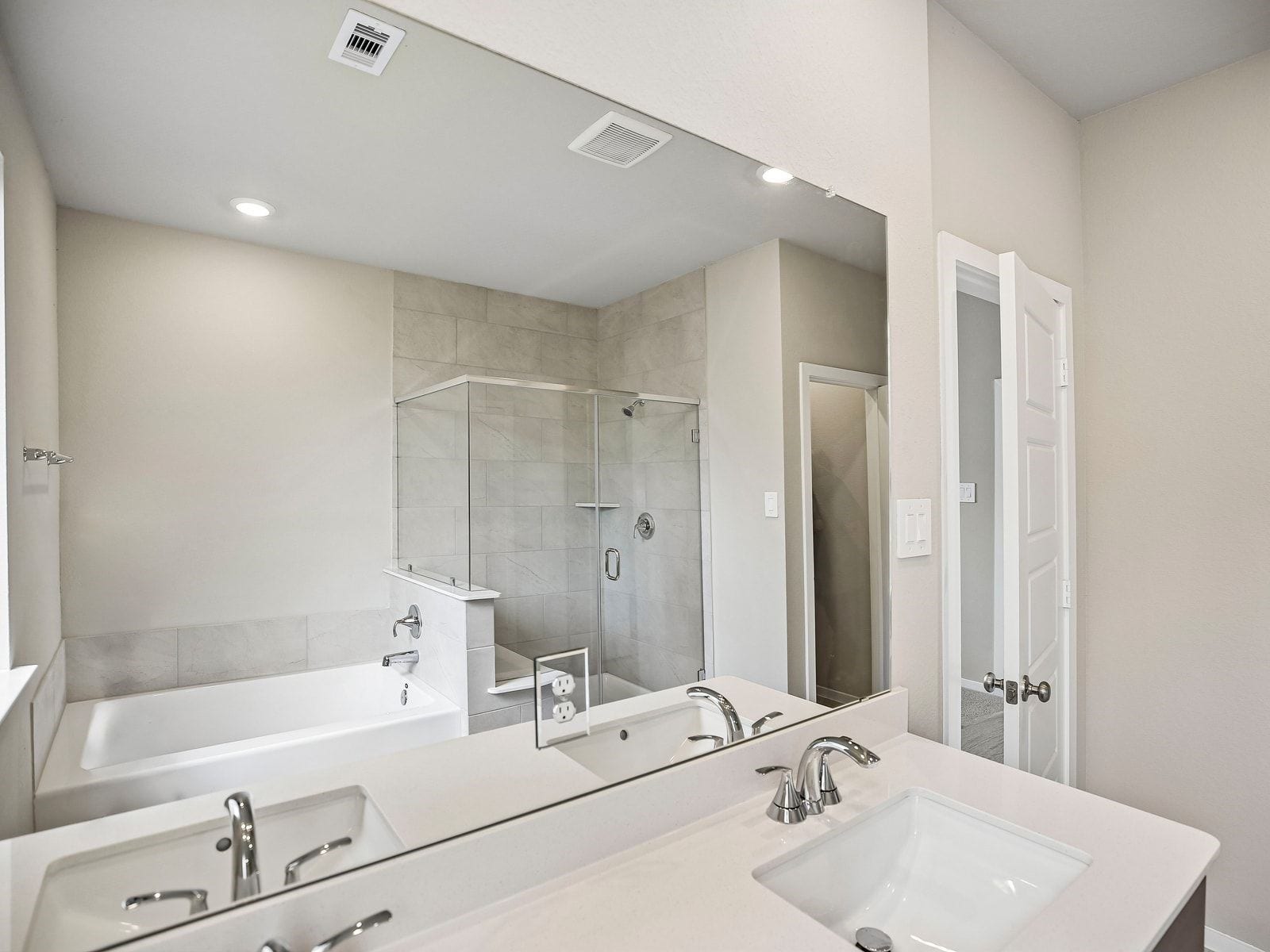 6021 Palmetto Bluff Trail, Pearland, TX 77584 6021 Palmetto Bluff Trail, Pearland, TX 77584