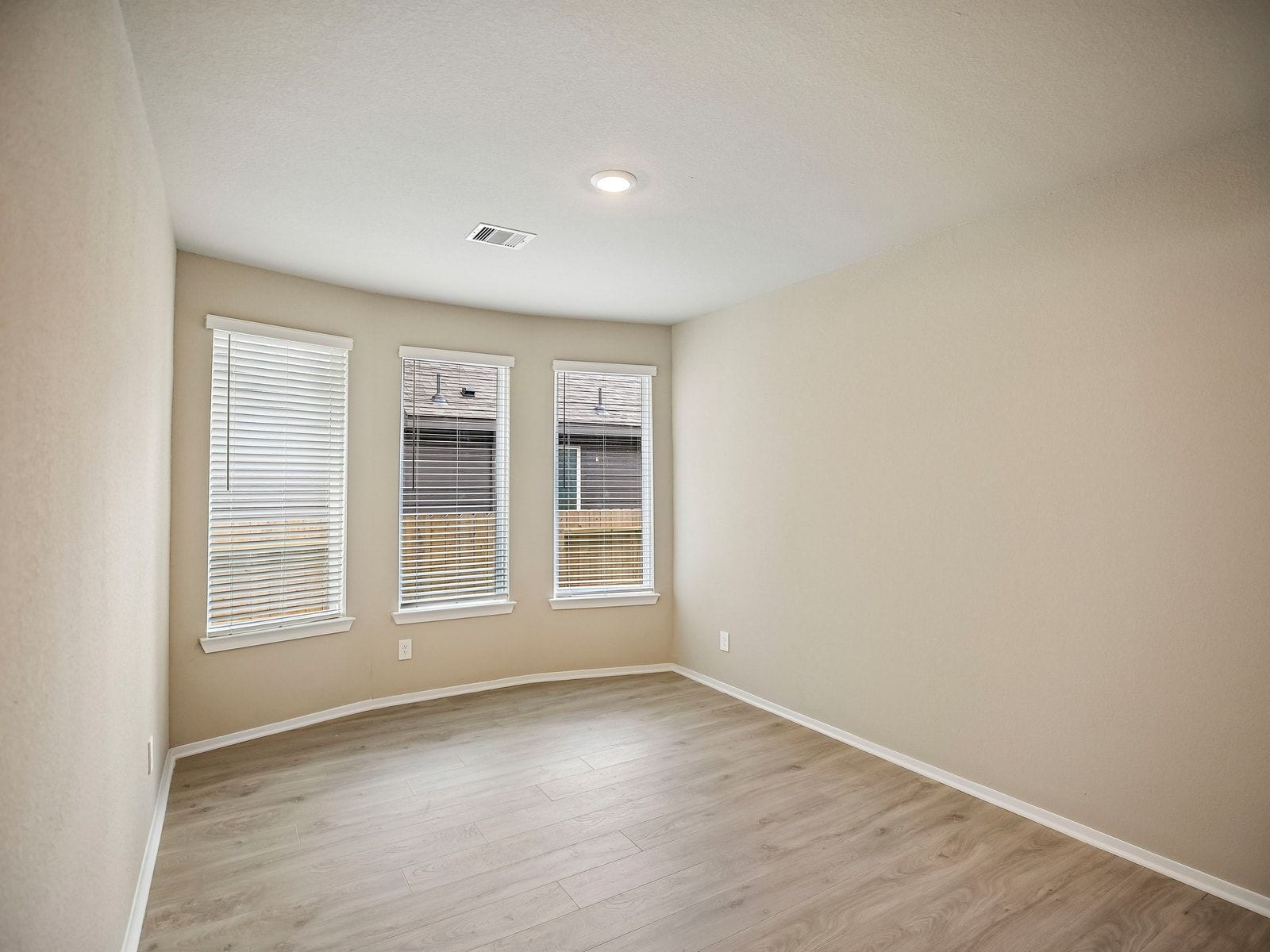 6021 Palmetto Bluff Trail, Pearland, TX 77584 6021 Palmetto Bluff Trail, Pearland, TX 77584