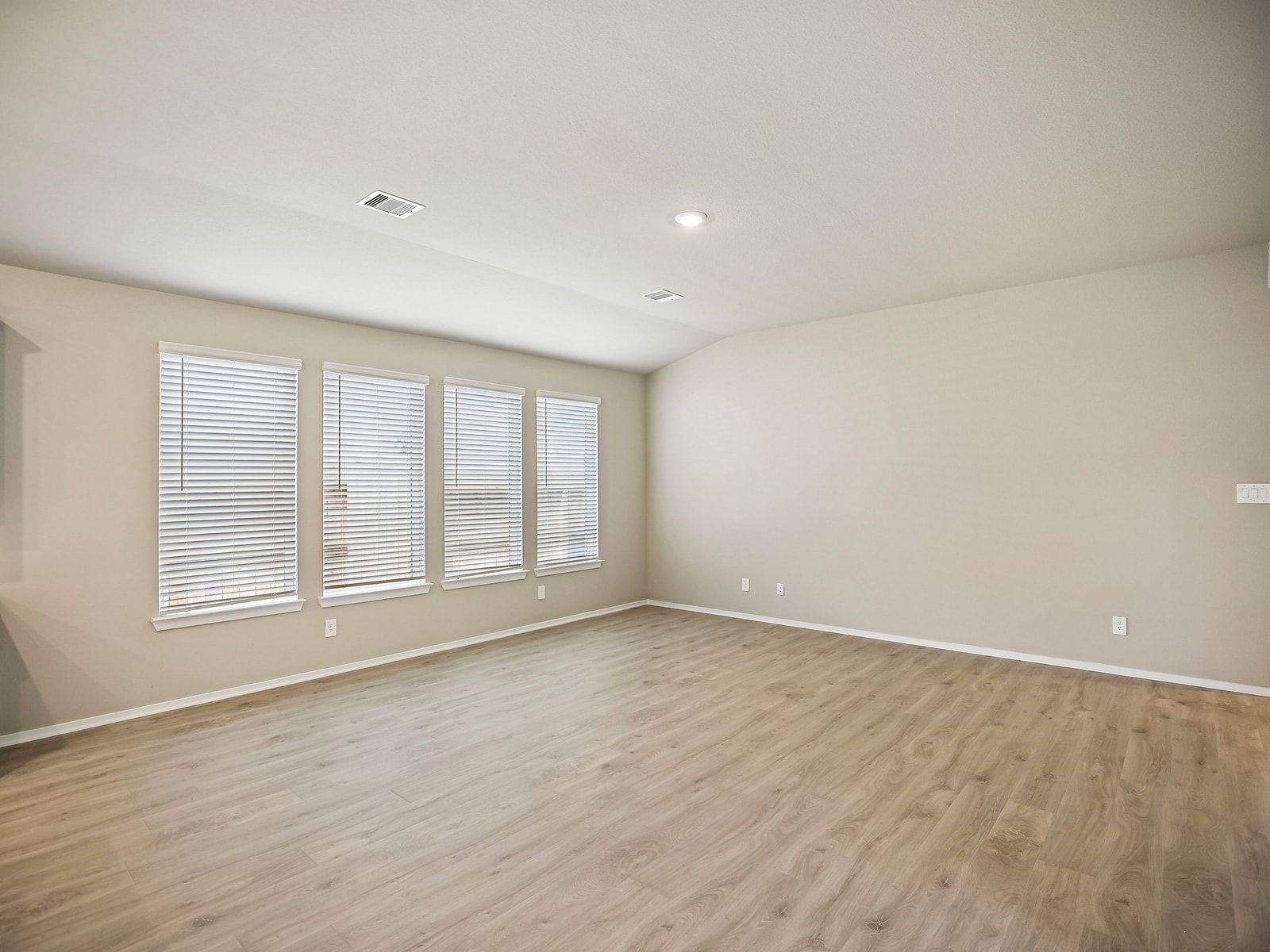 6021 Palmetto Bluff Trail, Pearland, TX 77584 6021 Palmetto Bluff Trail, Pearland, TX 77584