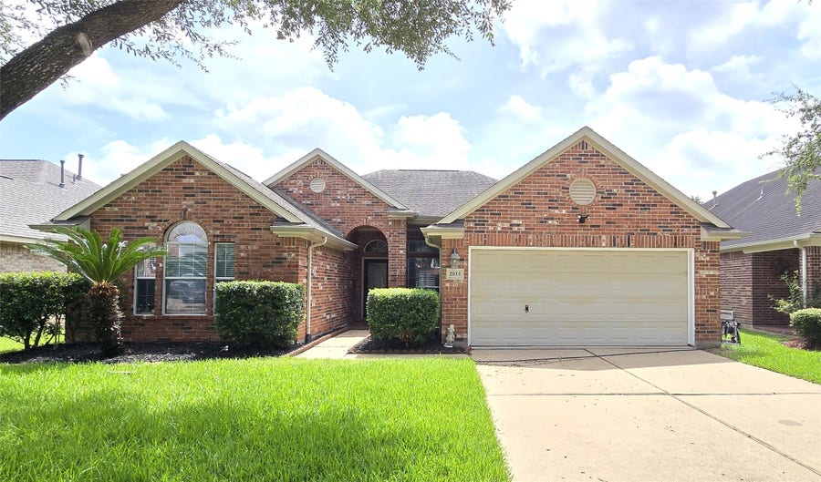 Property photo for 2014 Pinecreek Pass Lane, Katy, TX